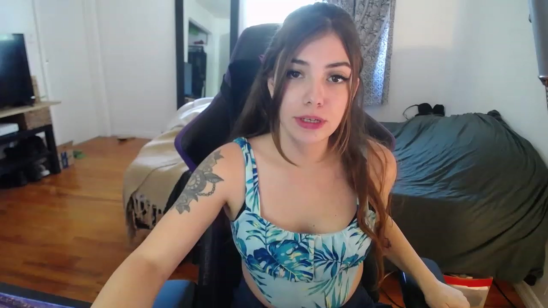 Gallery image thumbnail from BabyxKat's myfreecams stream on, 05/04/2023, 18:37 image 8 of 20