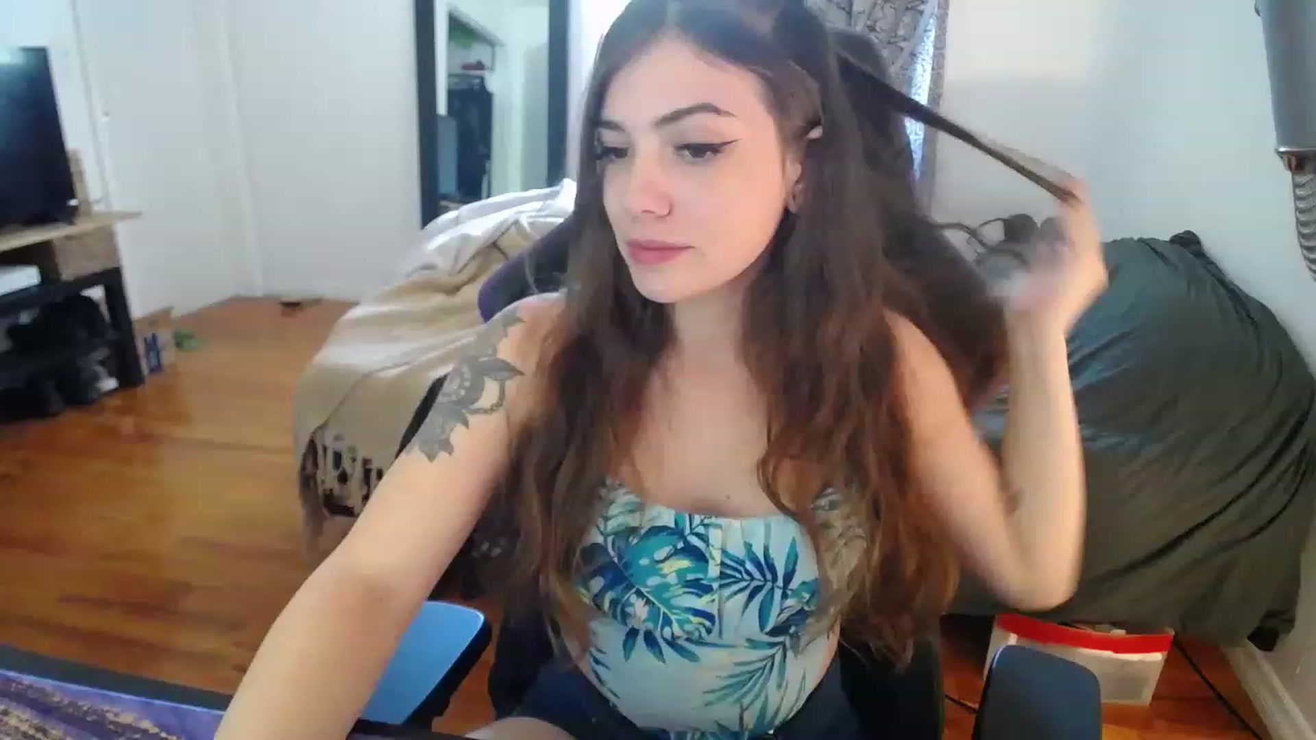 Gallery image thumbnail from BabyxKat's myfreecams stream on, 05/04/2023, 18:37 image 2 of 20