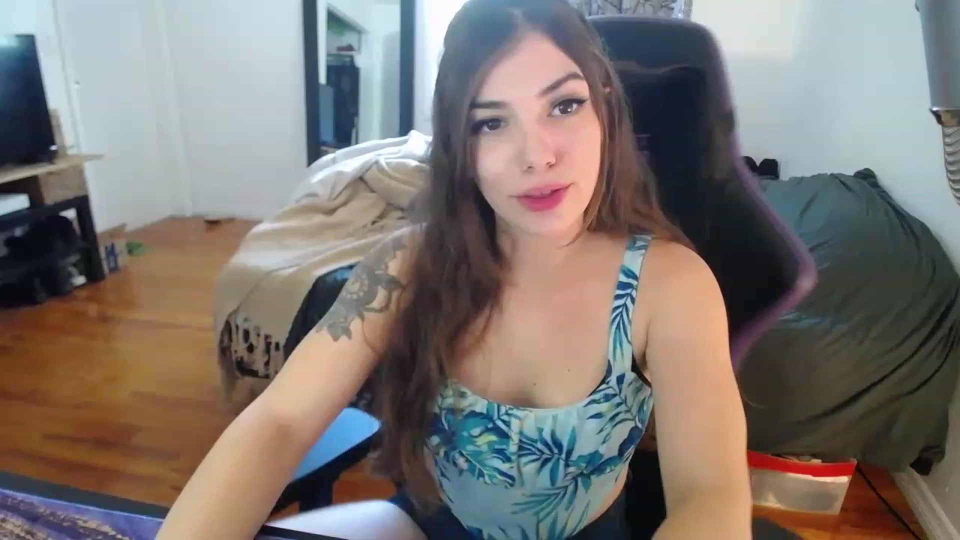 Gallery image thumbnail from BabyxKat's myfreecams stream on, 05/04/2023, 18:37 image 4 of 20
