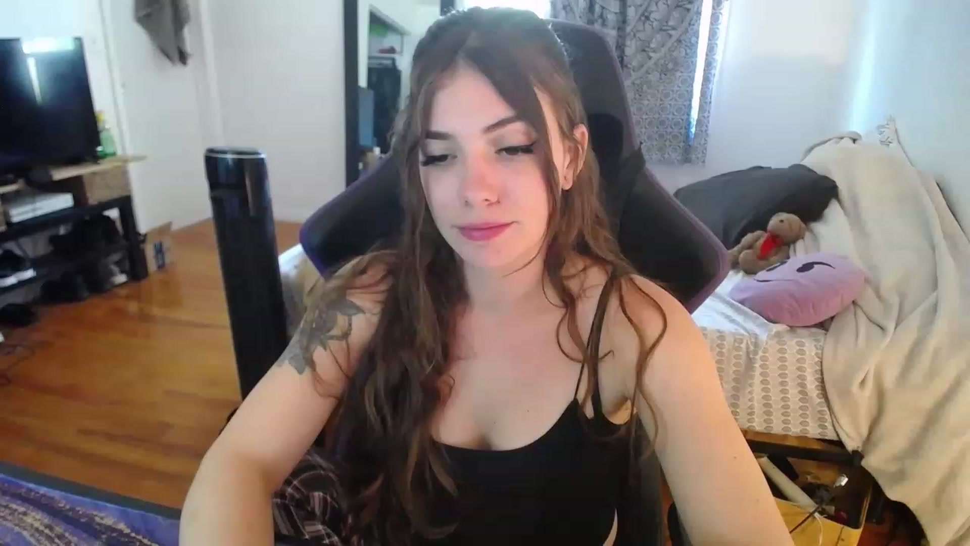 Gallery image thumbnail from BabyxKat's myfreecams stream on, 05/08/2023, 20:42 image 11 of 20