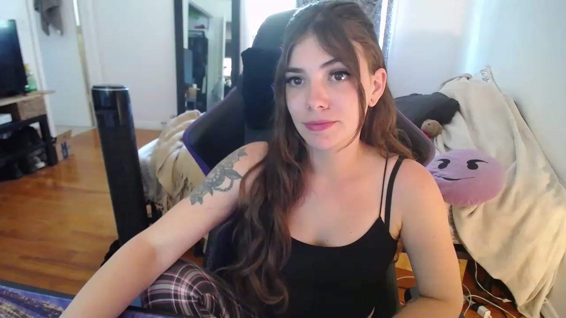 Gallery image thumbnail from BabyxKat's myfreecams stream on, 05/08/2023, 20:42 image 7 of 20
