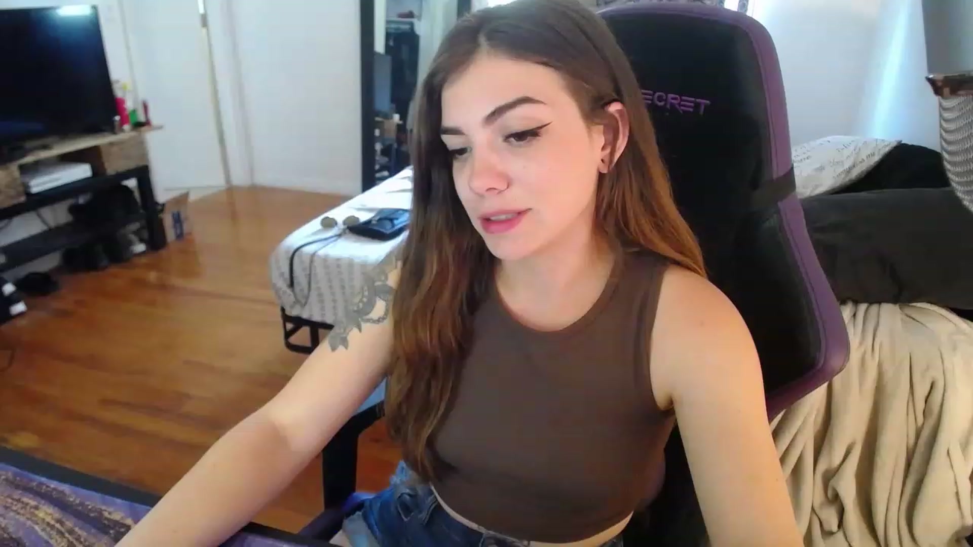 Gallery image thumbnail from BabyxKat's myfreecams stream on, 05/10/2023, 18:54 image 10 of 20