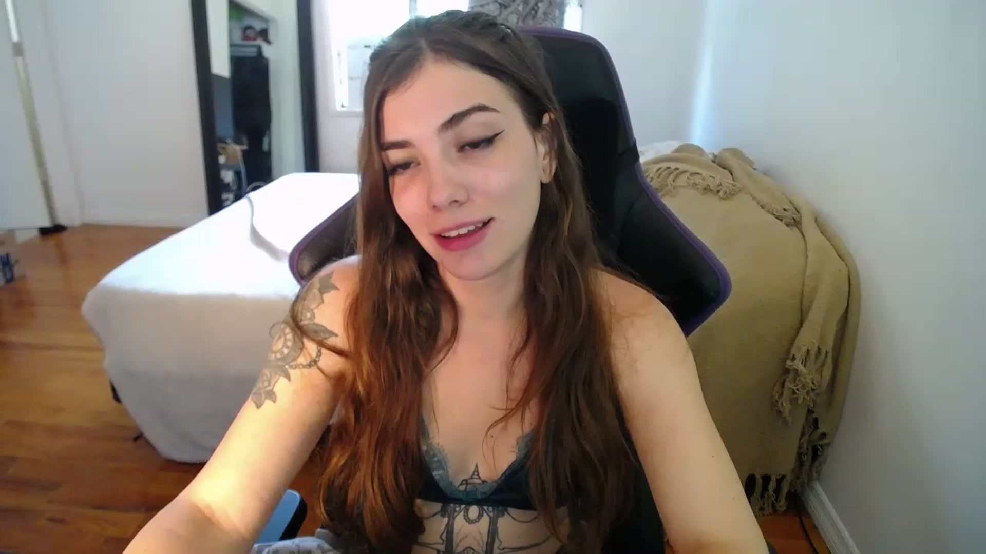 Gallery image thumbnail from BabyxKat's myfreecams stream on, 05/12/2023, 19:11 image 19 of 20