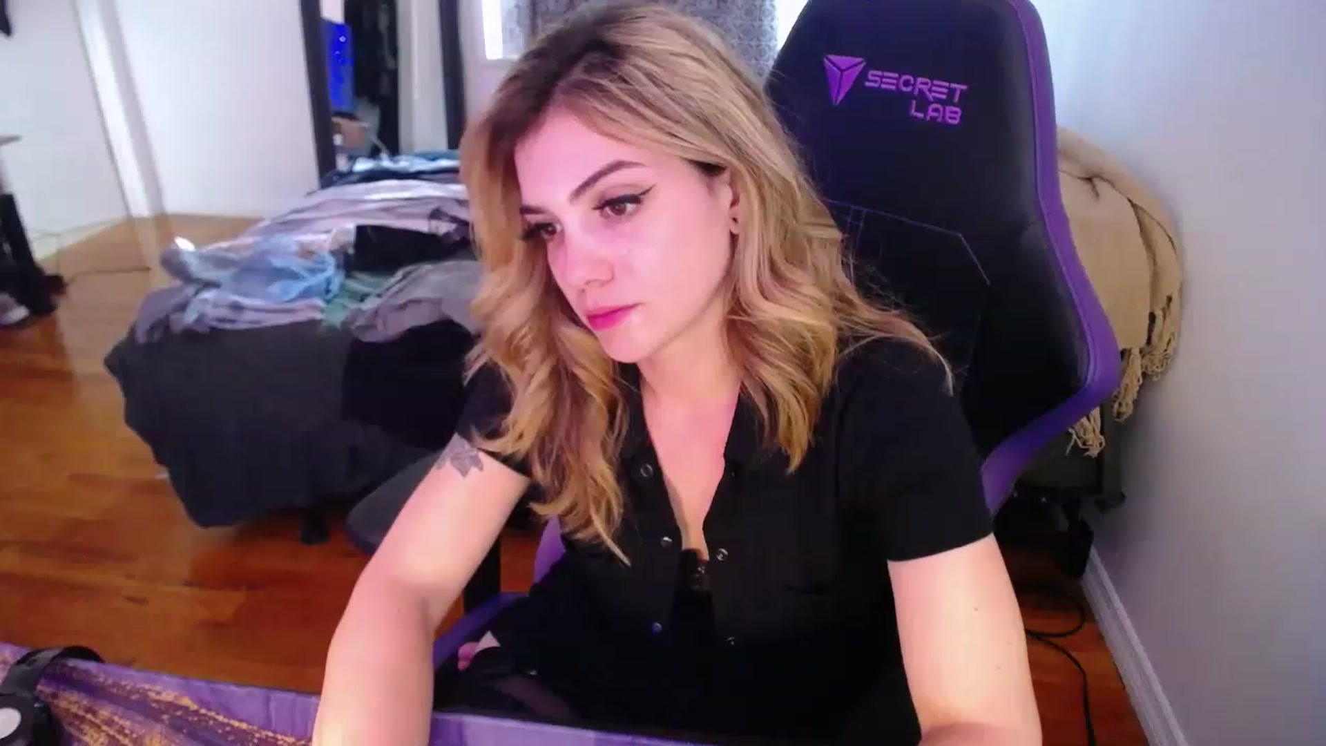Gallery image thumbnail from BabyxKat's myfreecams stream on, 06/01/2023, 19:01 image 6 of 20