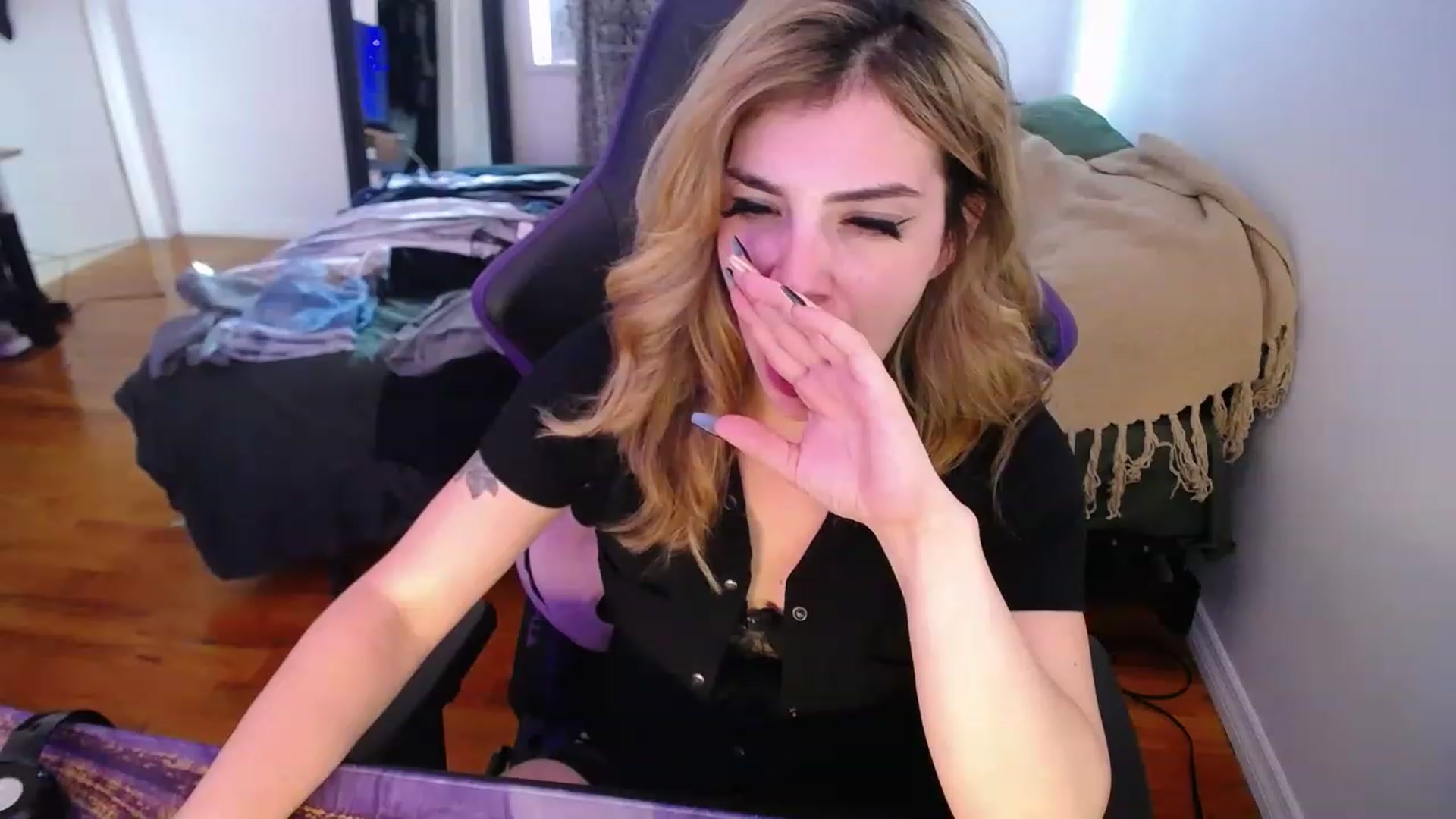 Gallery image thumbnail from BabyxKat's myfreecams stream on, 06/01/2023, 19:01 image 7 of 20