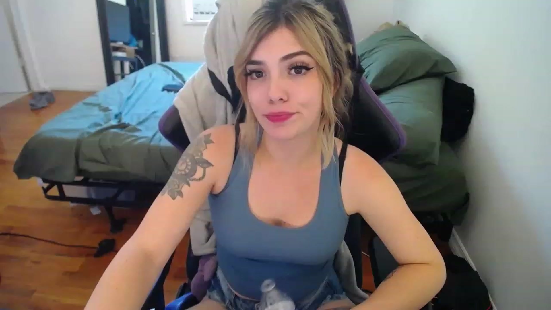 Gallery image thumbnail from BabyxKat's myfreecams stream on, 06/08/2023, 20:59 image 3 of 20