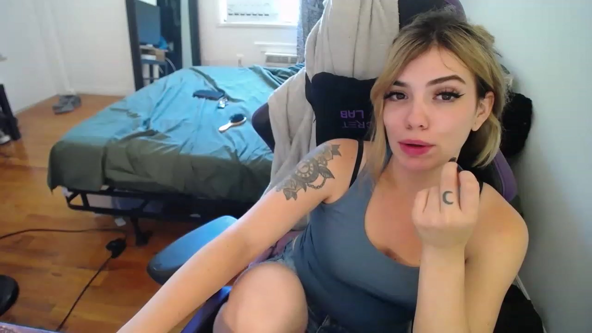 Gallery image thumbnail from BabyxKat's myfreecams stream on, 06/08/2023, 20:59 image 6 of 20