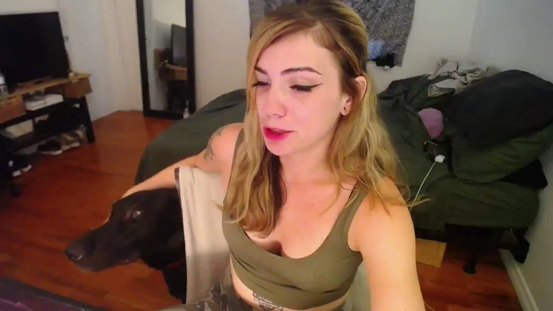 Gallery image thumbnail from BabyxKat's myfreecams stream on, 08/04/2023, 20:07 image 5 of 20