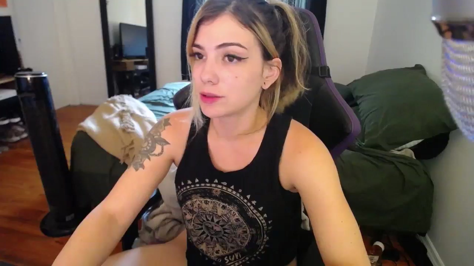 Gallery image thumbnail from BabyxKat's myfreecams stream on, 08/24/2023, 19:27 image 11 of 20