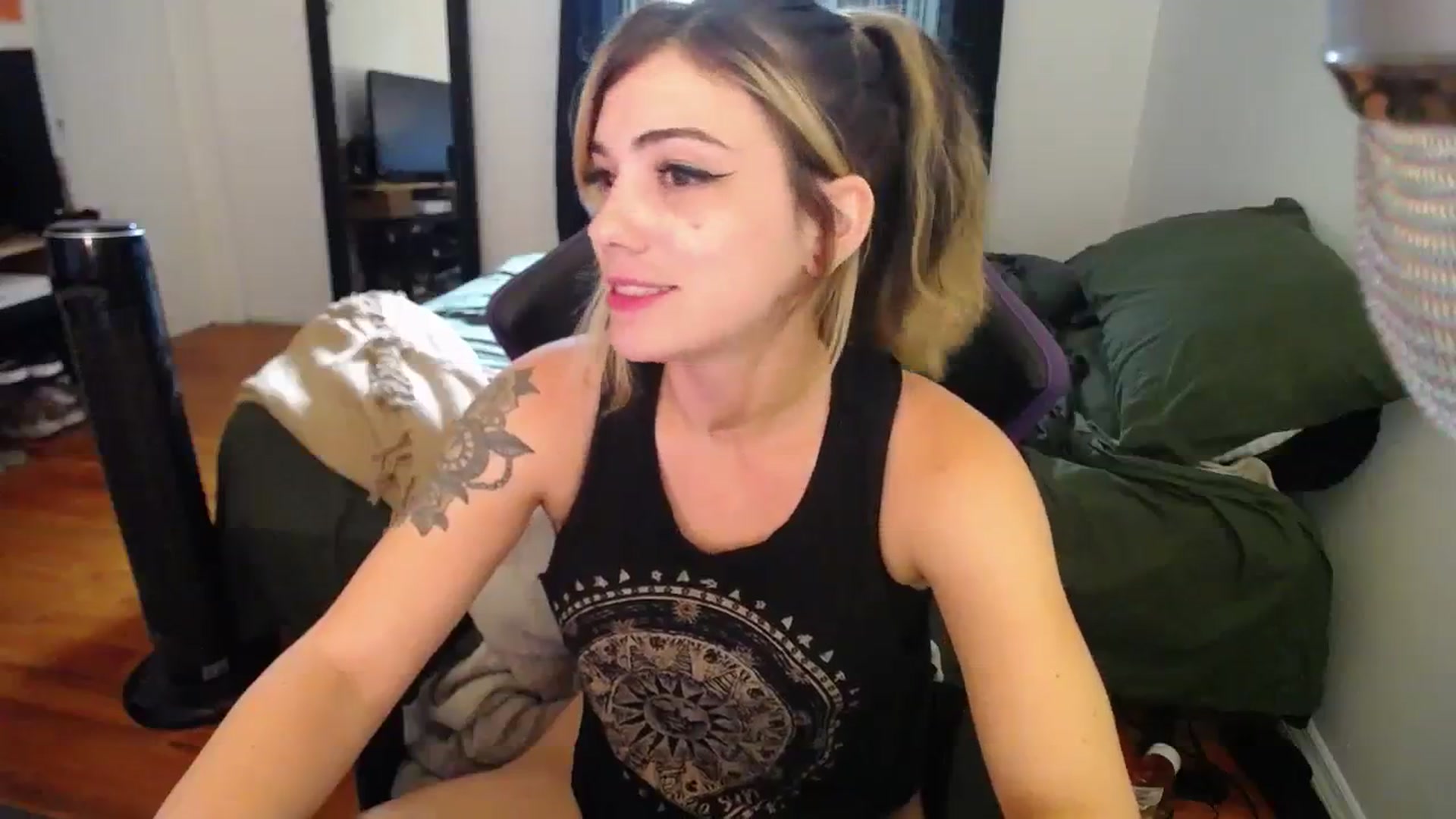 Gallery image thumbnail from BabyxKat's myfreecams stream on, 08/24/2023, 19:27 image 20 of 20