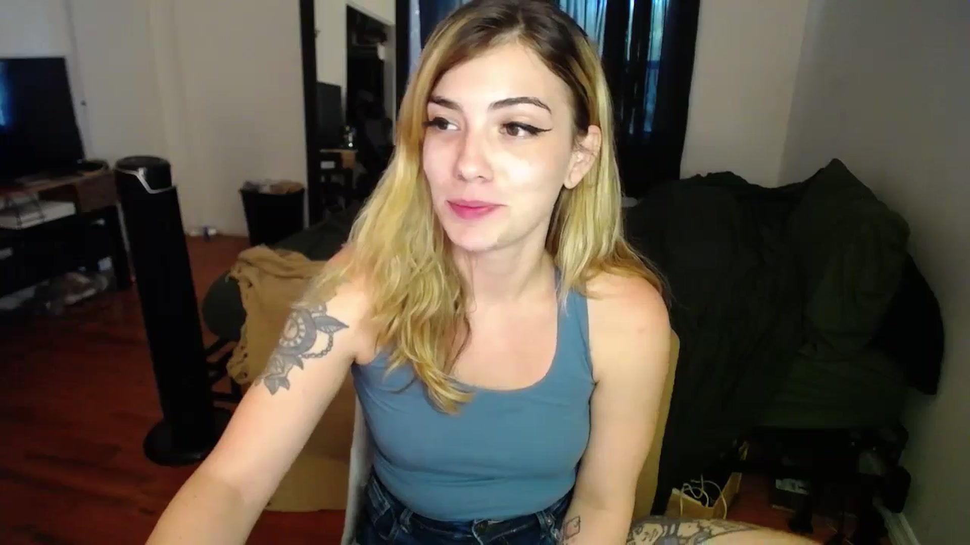Gallery image thumbnail from BabyxKat's myfreecams stream on, 09/06/2023, 20:21 image 11 of 20