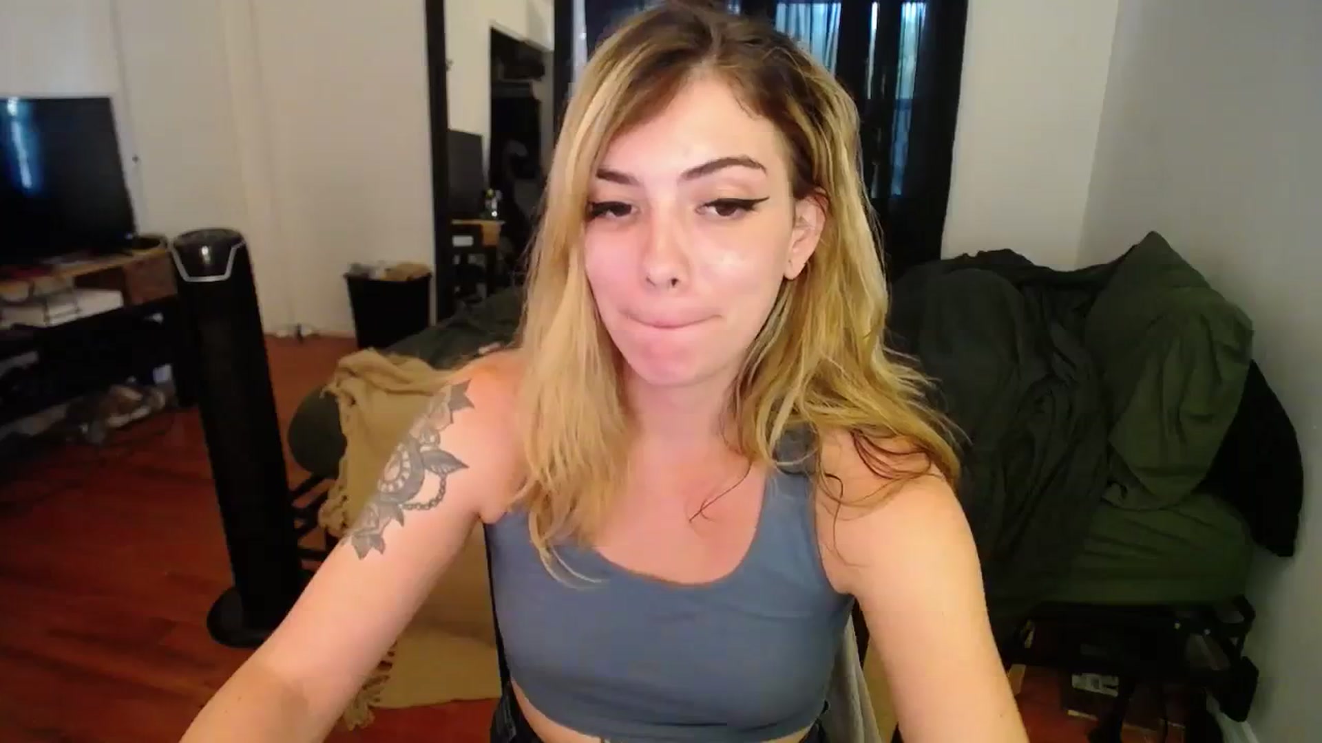 Gallery image thumbnail from BabyxKat's myfreecams stream on, 09/06/2023, 20:21 image 19 of 20
