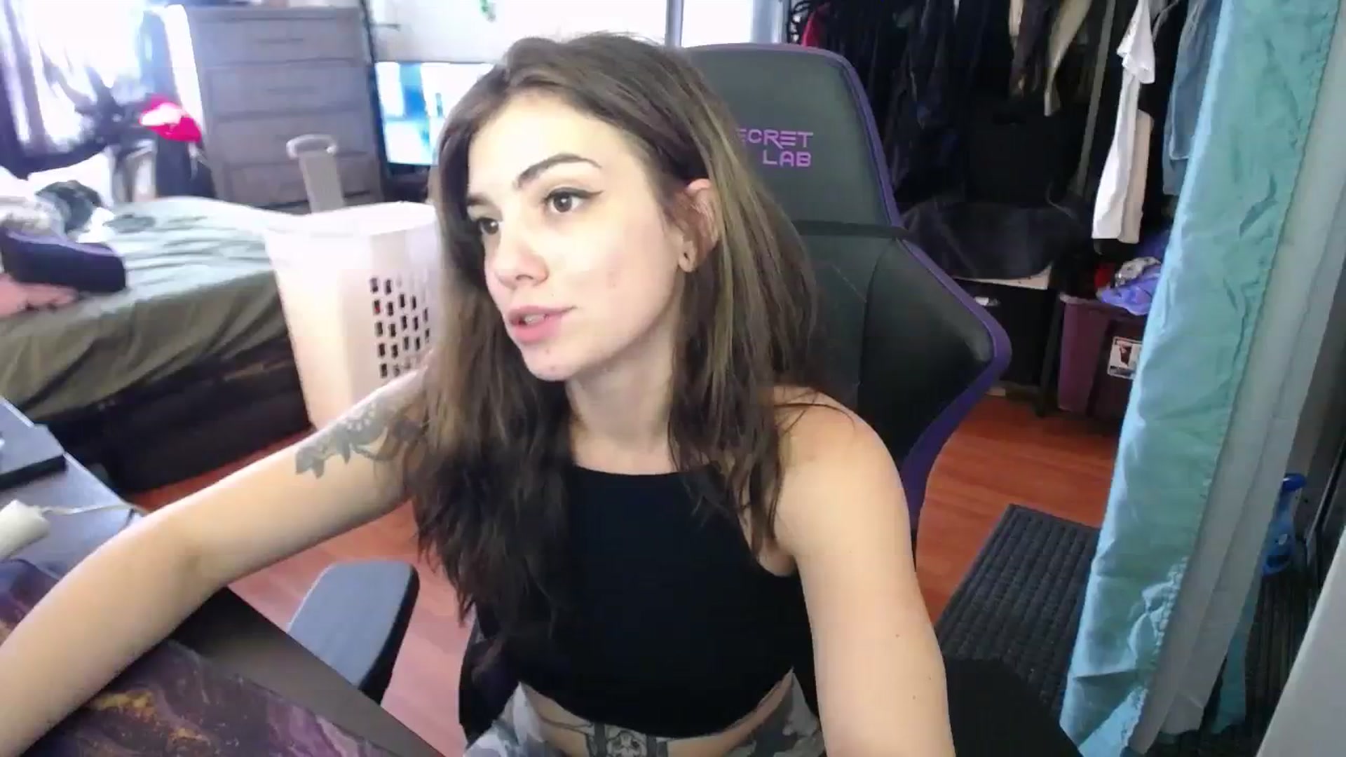 Gallery image thumbnail from BabyxKat's myfreecams stream on, 11/18/2023, 19:07 image 16 of 20