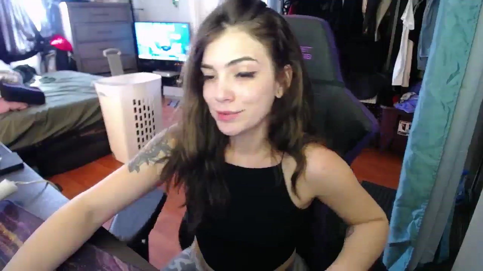 Gallery image thumbnail from BabyxKat's myfreecams stream on, 11/18/2023, 19:07 image 9 of 20