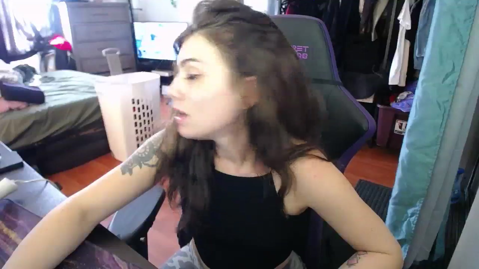 Gallery image thumbnail from BabyxKat's myfreecams stream on, 11/18/2023, 19:07 image 10 of 20