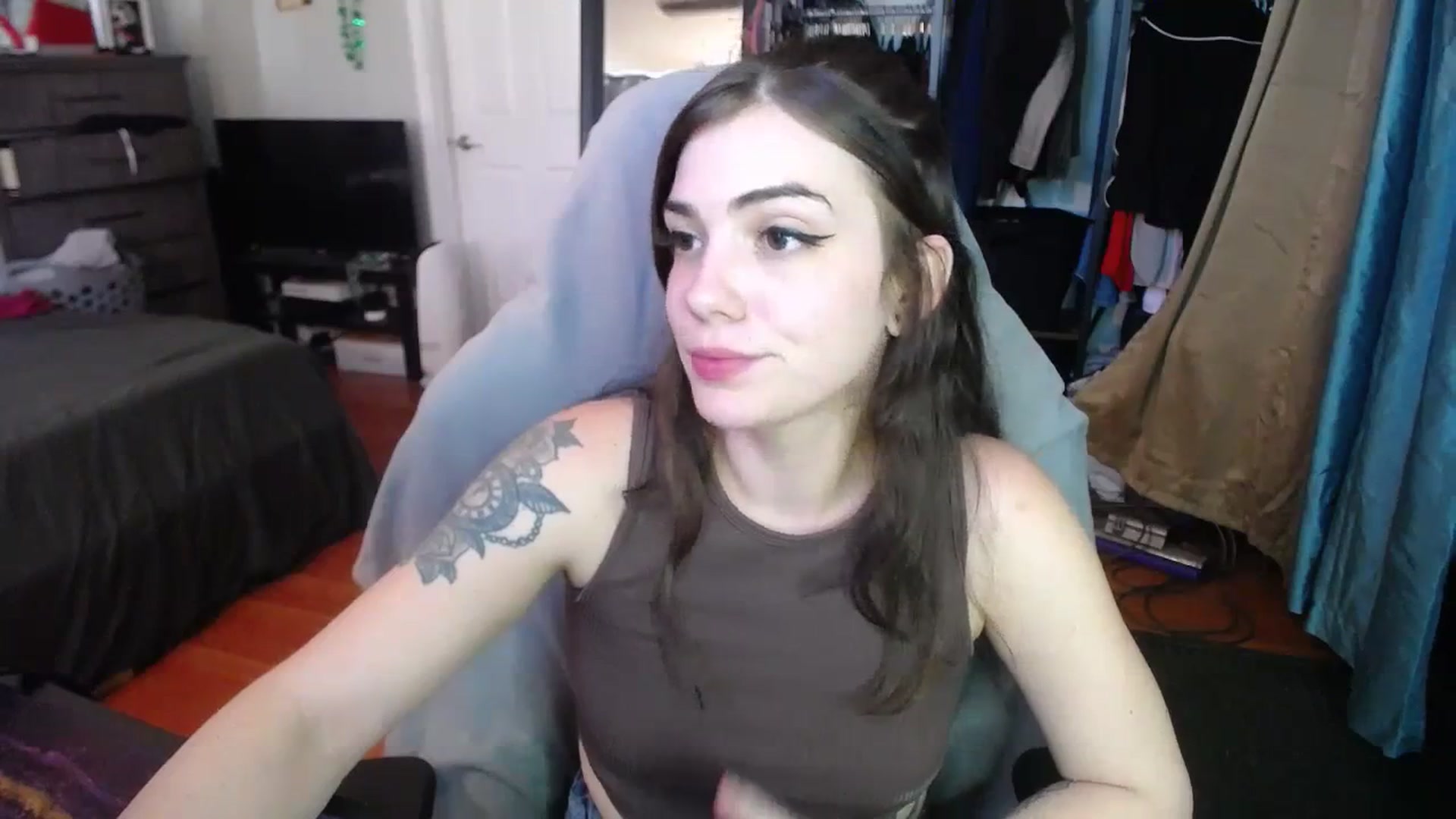 Gallery image thumbnail from BabyxKat's myfreecams stream on, 12/19/2023, 19:56 image 5 of 20