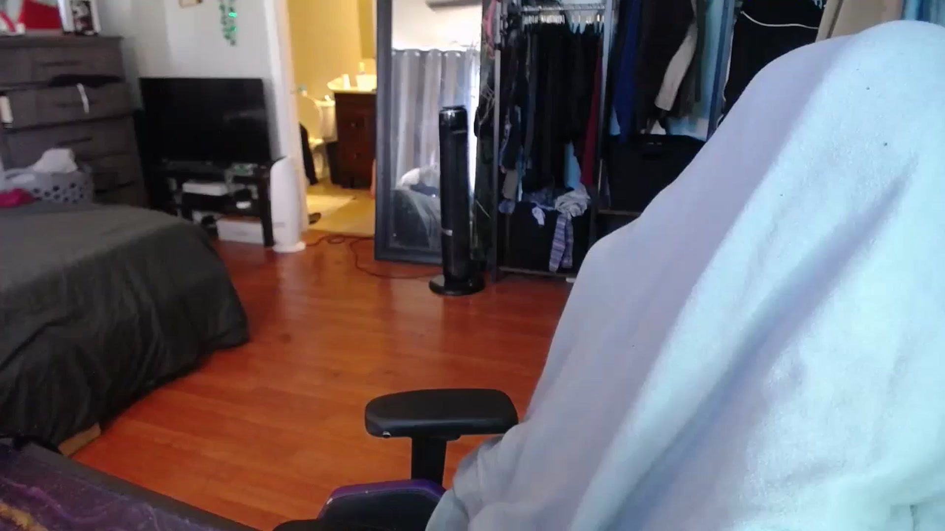 Gallery image thumbnail from BabyxKat's myfreecams stream on, 12/19/2023, 19:56 image 9 of 20