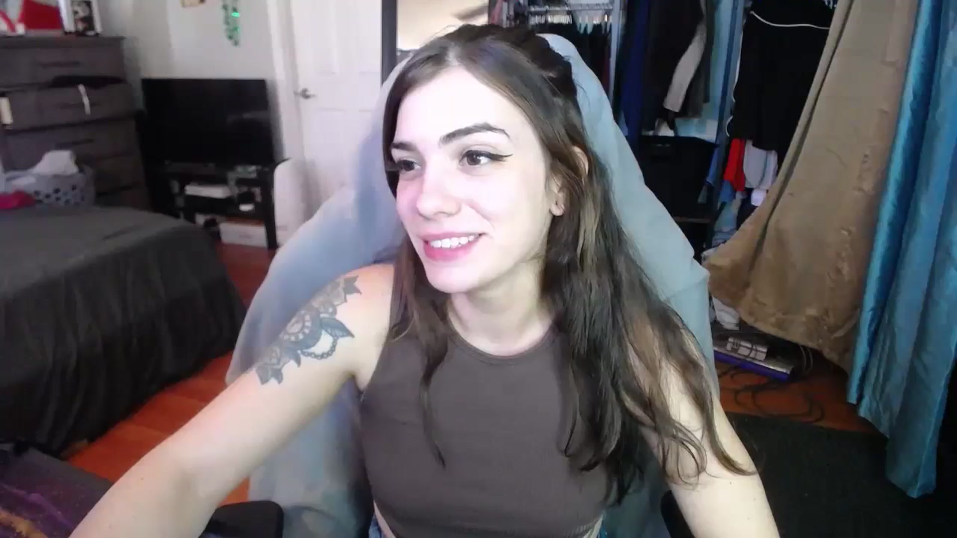 Gallery image thumbnail from BabyxKat's myfreecams stream on, 12/19/2023, 19:56 image 7 of 20