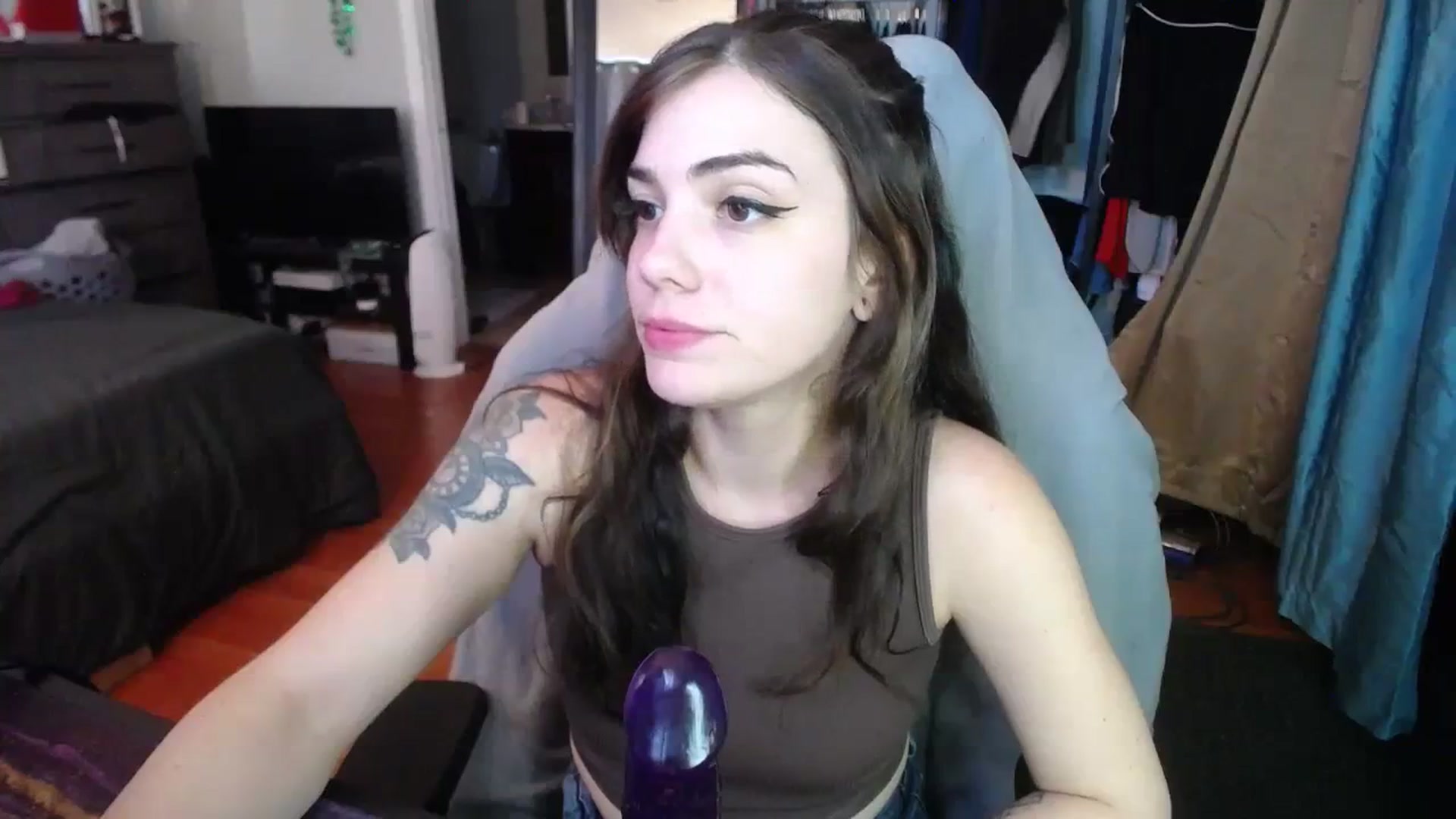 Gallery image thumbnail from BabyxKat's myfreecams stream on, 12/19/2023, 19:56 image 18 of 20