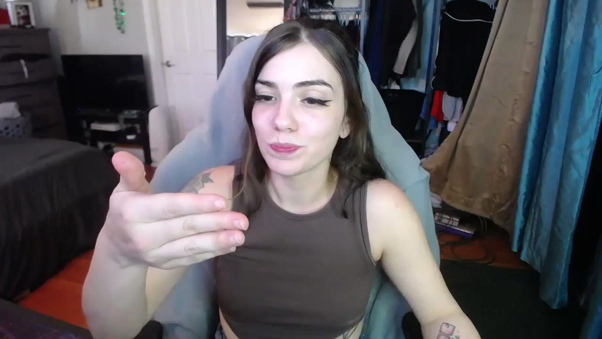 Gallery image thumbnail from BabyxKat's myfreecams stream on, 12/19/2023, 19:56 image 1 of 20