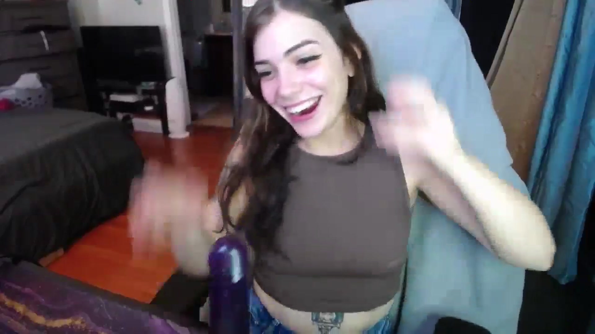 Gallery image thumbnail from BabyxKat's myfreecams stream on, 12/19/2023, 19:56 image 14 of 20