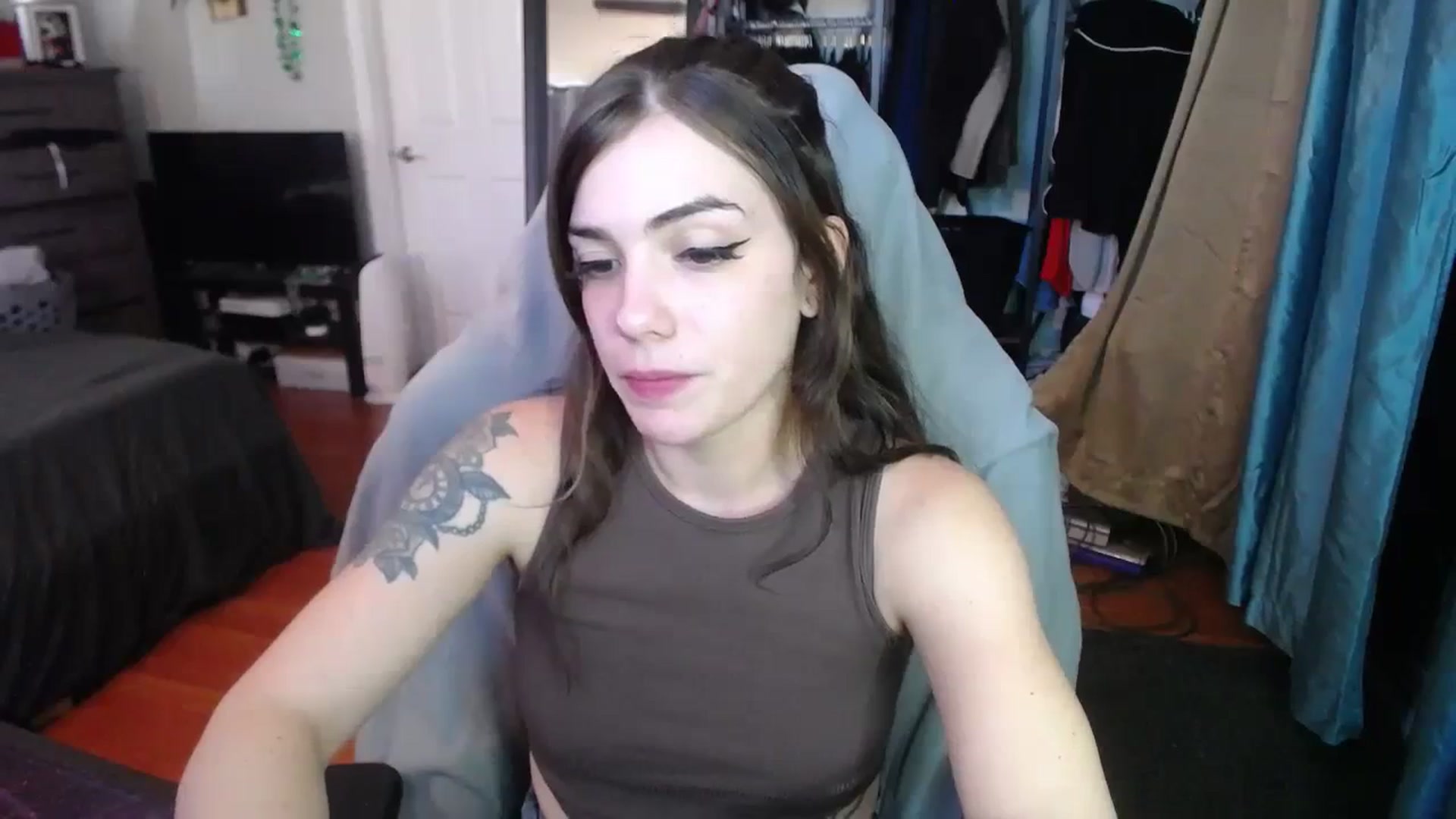 Gallery image thumbnail from BabyxKat's myfreecams stream on, 12/19/2023, 19:56 image 2 of 20