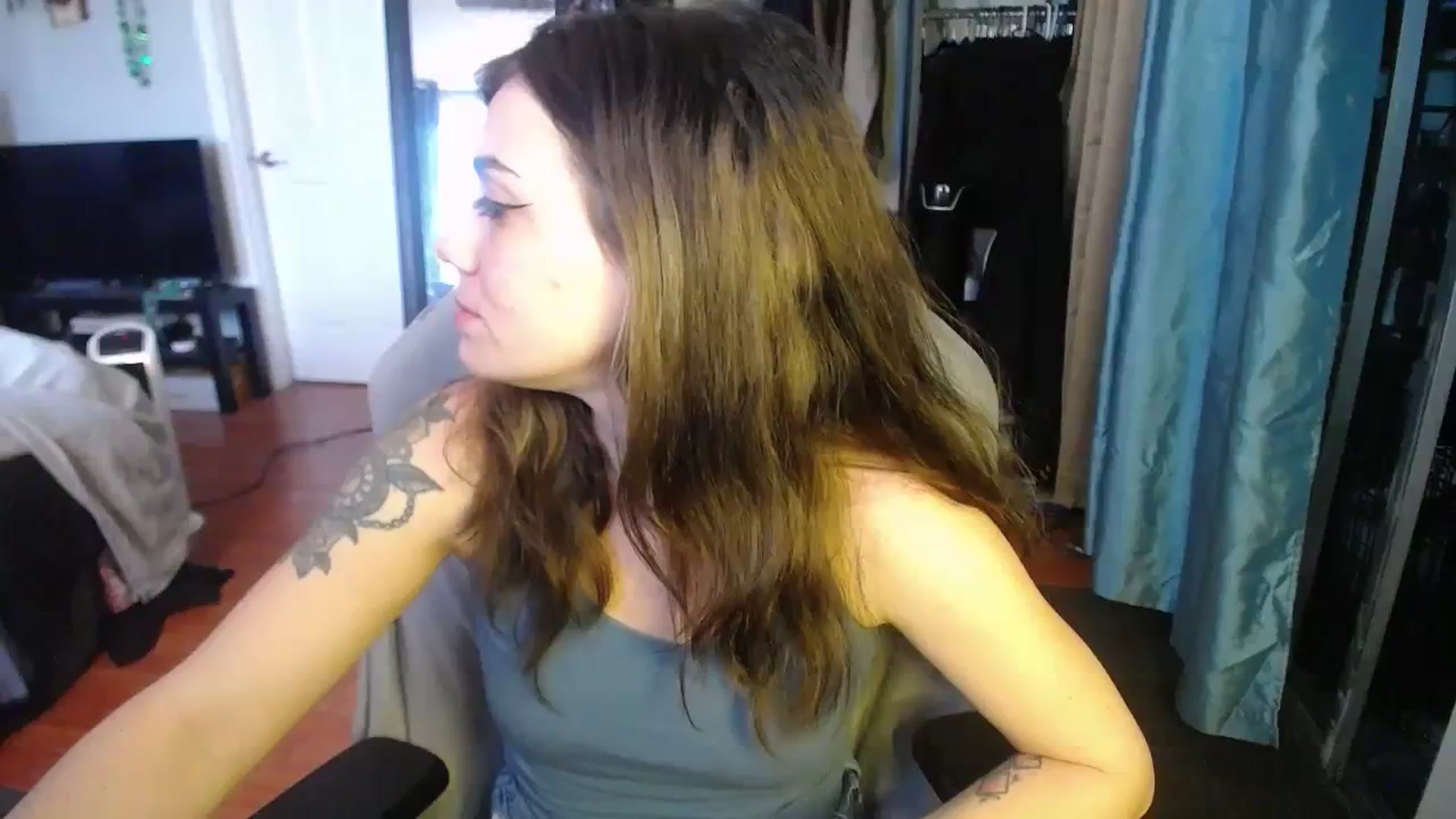 Gallery image thumbnail from BabyxKat's myfreecams stream on, 12/21/2023, 20:45 image 10 of 20