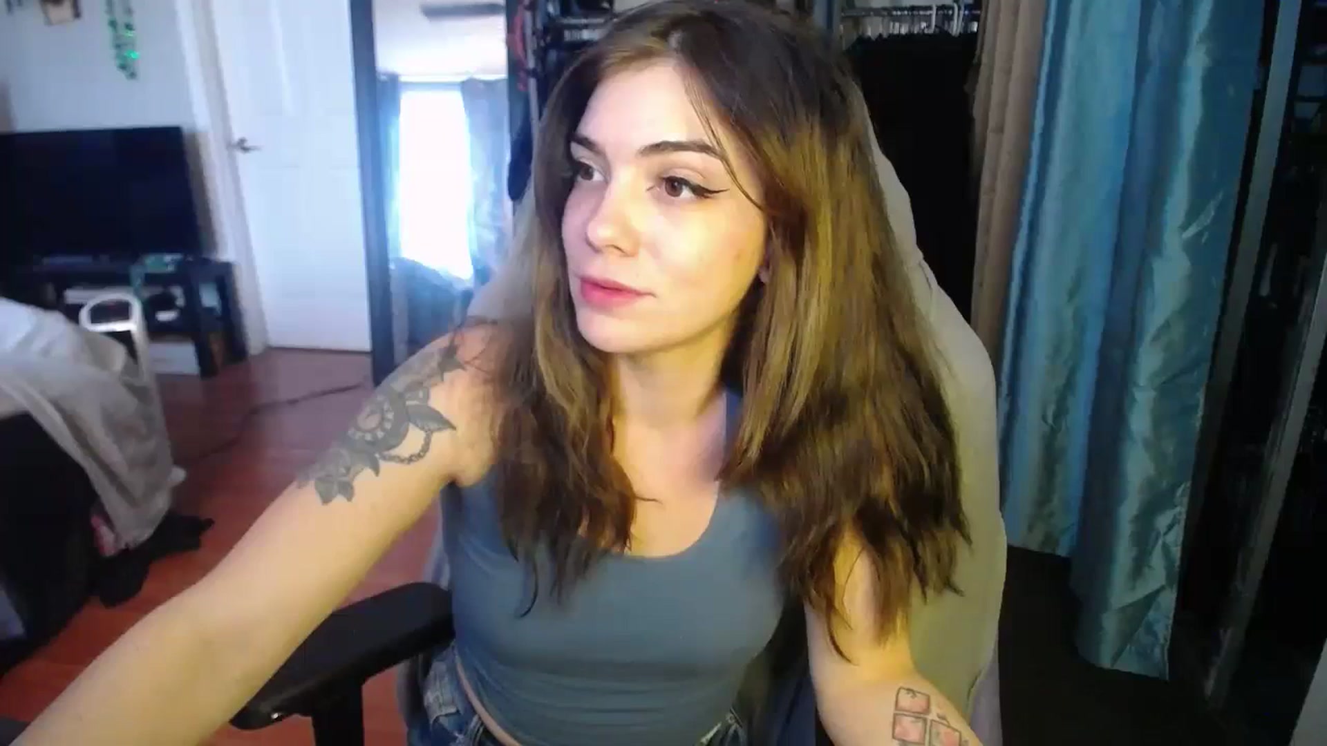 Gallery image thumbnail from BabyxKat's myfreecams stream on, 12/21/2023, 20:45 image 9 of 20