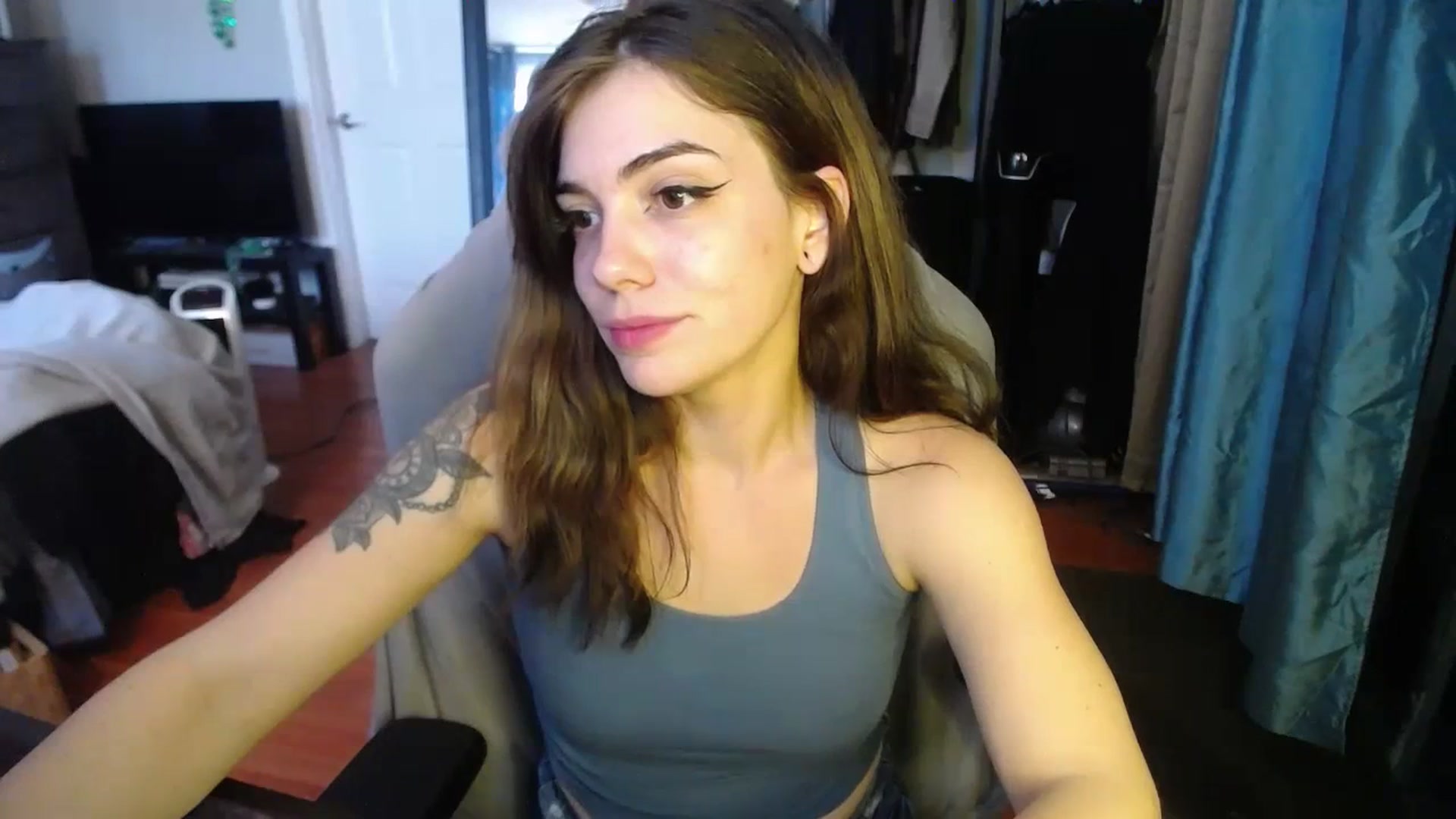 Gallery image thumbnail from BabyxKat's myfreecams stream on, 12/21/2023, 20:45 image 19 of 20