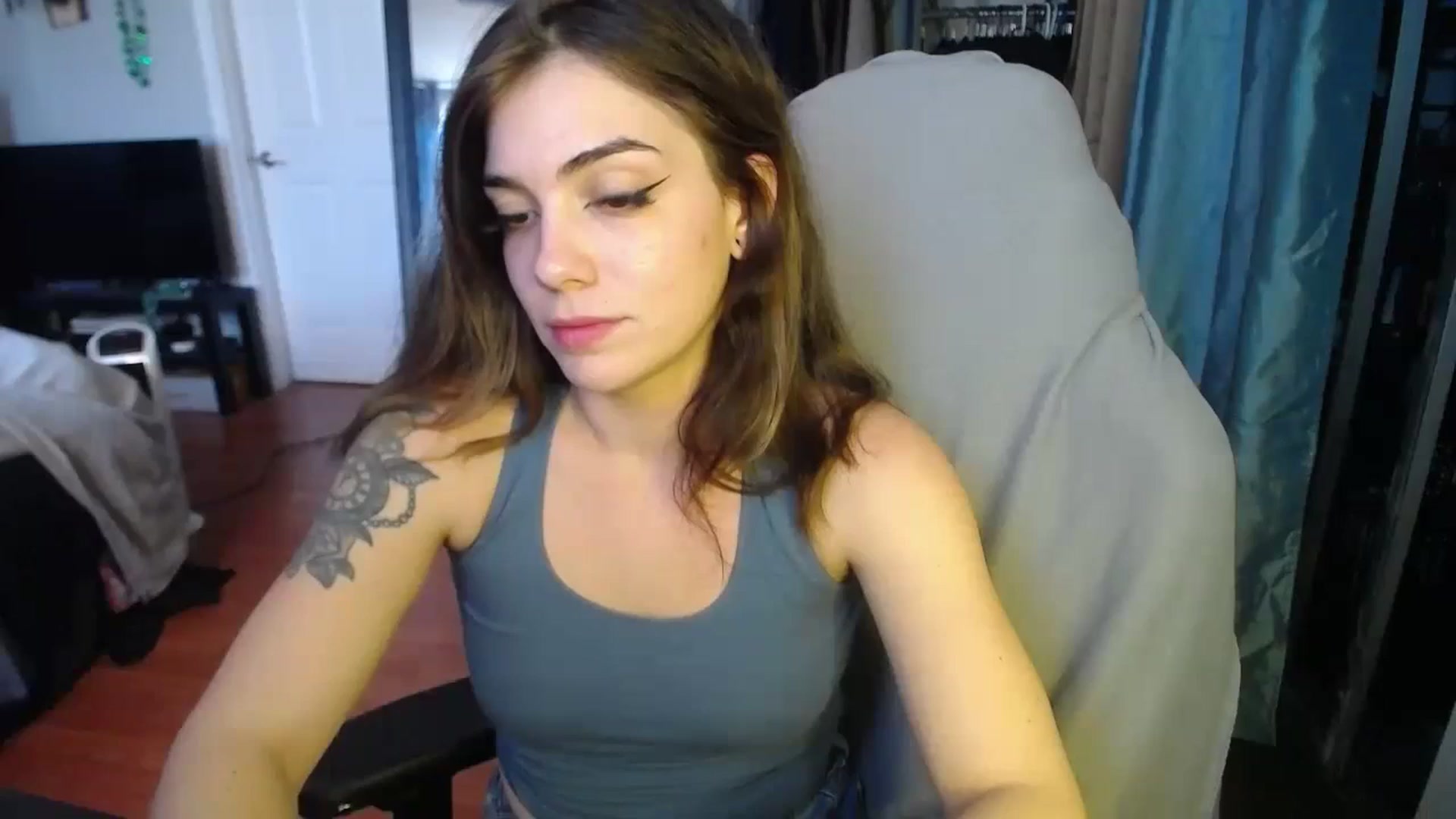 Gallery image thumbnail from BabyxKat's myfreecams stream on, 12/21/2023, 20:45 image 8 of 20