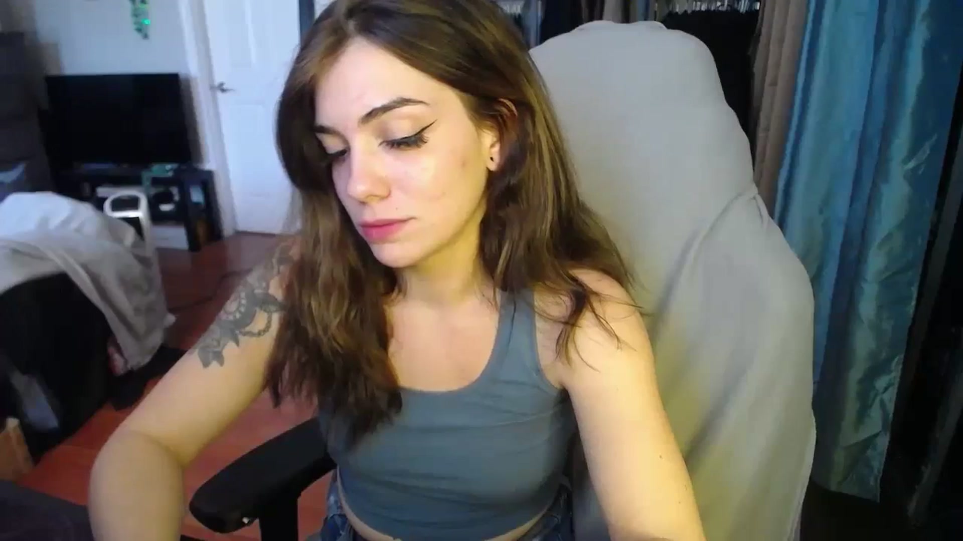 Gallery image thumbnail from BabyxKat's myfreecams stream on, 12/21/2023, 20:45 image 6 of 20