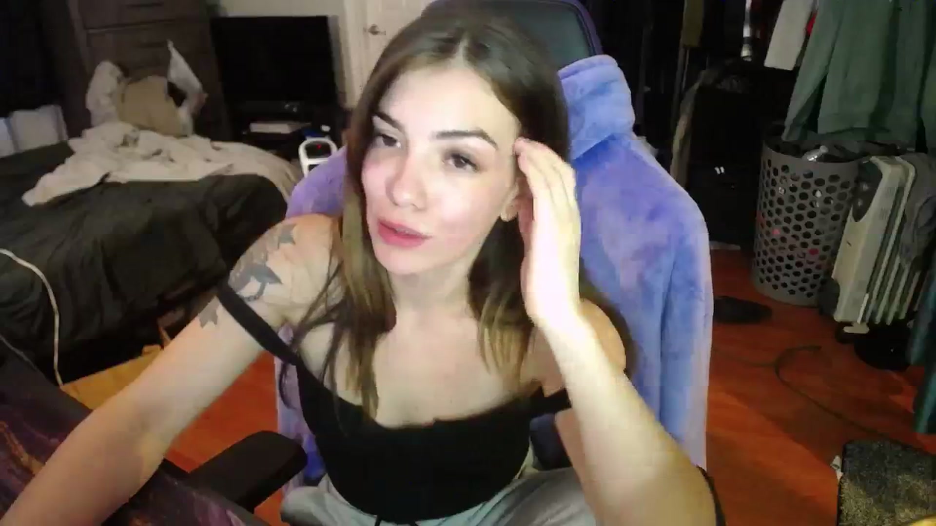 Gallery image thumbnail from BabyxKat's myfreecams stream on, 01/16/2024, 22:38 image 15 of 20