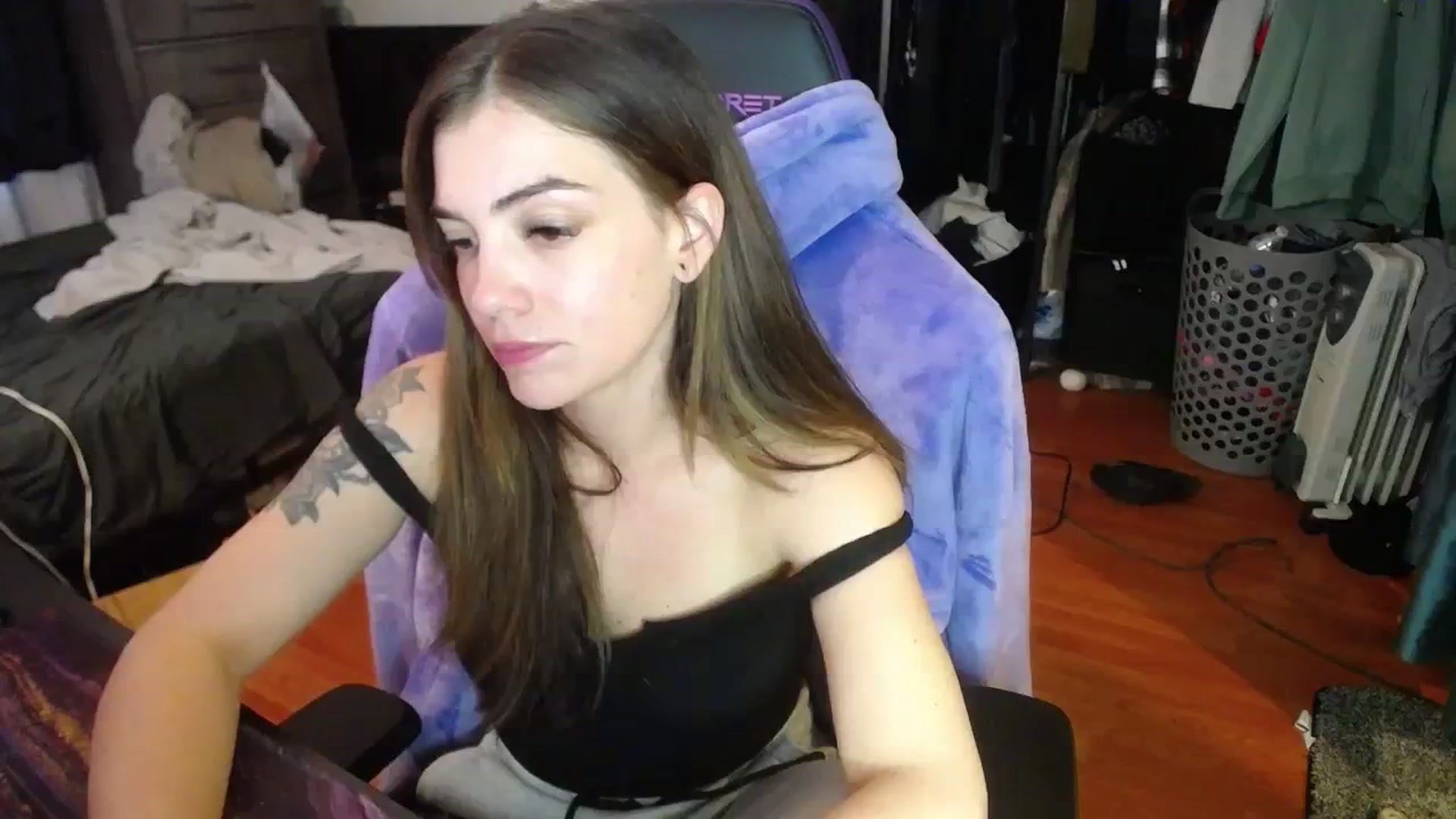 Gallery image thumbnail from BabyxKat's myfreecams stream on, 01/16/2024, 22:38 image 7 of 20