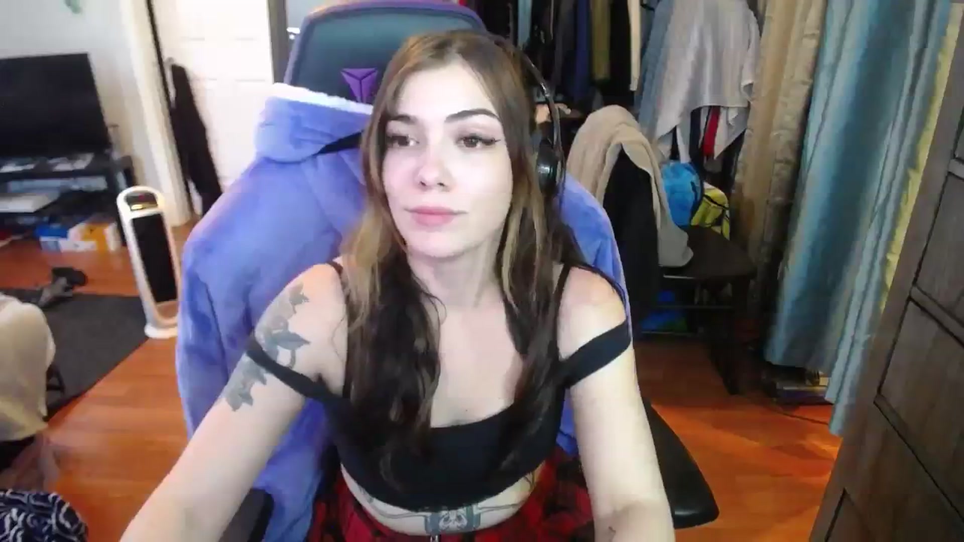Gallery image thumbnail from BabyxKat's myfreecams stream on, 03/13/2024, 19:59 image 8 of 20