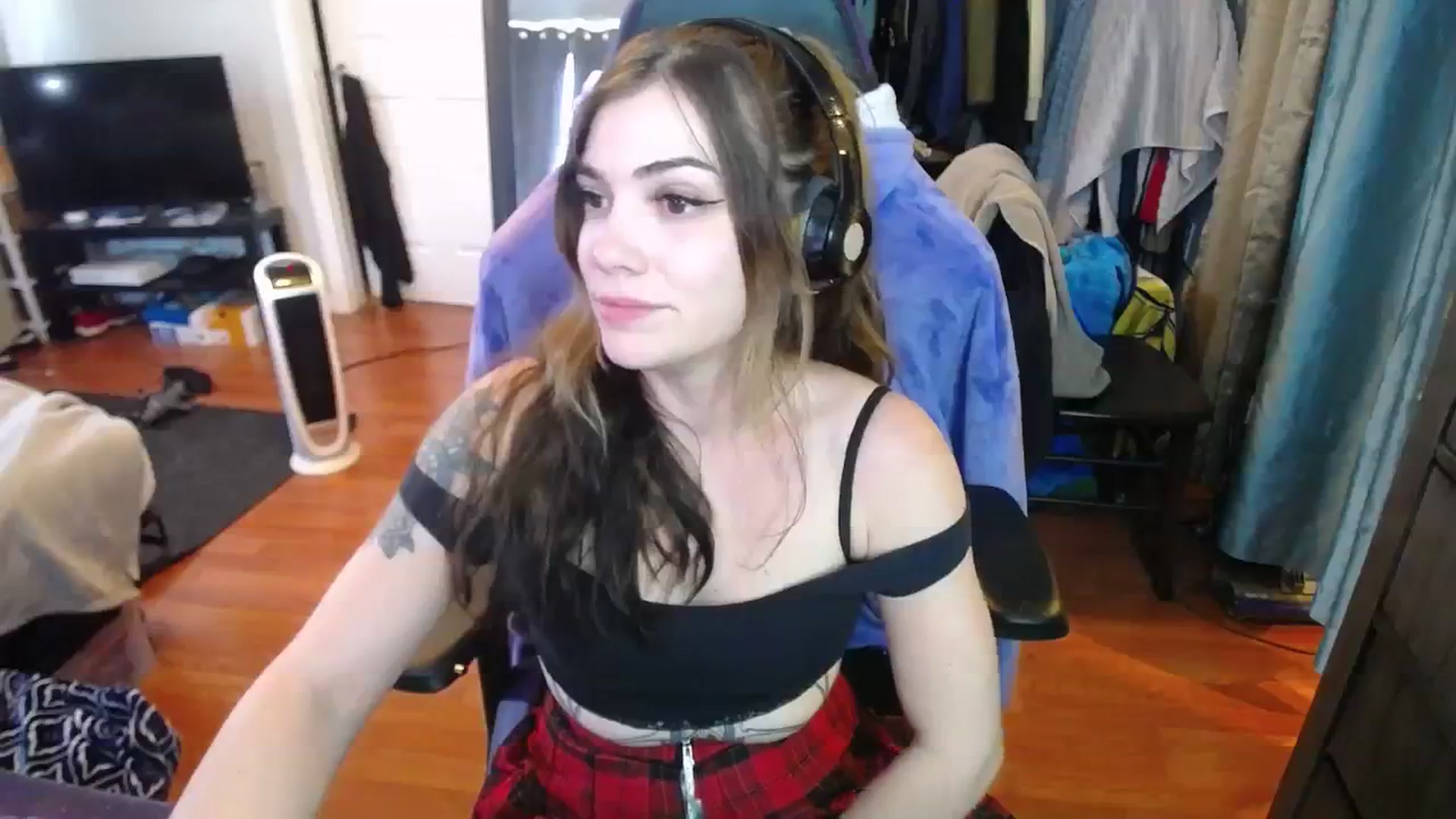 Gallery image thumbnail from BabyxKat's myfreecams stream on, 03/13/2024, 19:59 image 10 of 20
