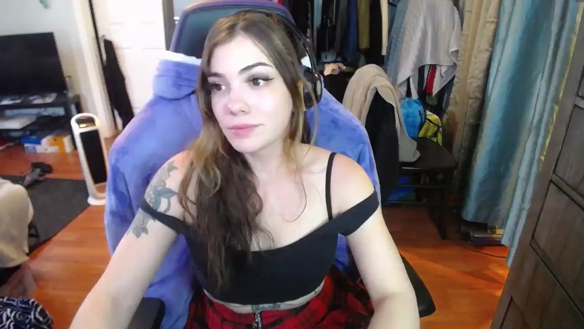 Gallery image thumbnail from BabyxKat's myfreecams stream on, 03/13/2024, 19:59 image 7 of 20