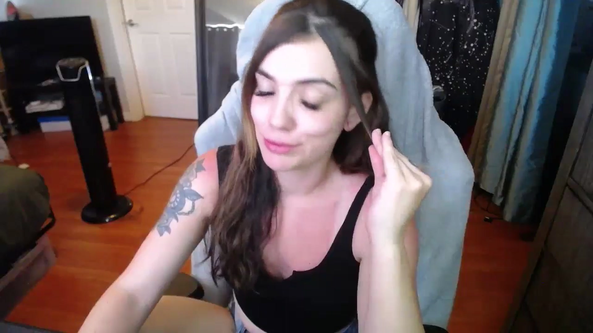 Gallery image thumbnail from BabyxKat's myfreecams stream on, 05/06/2024, 19:34 image 6 of 20