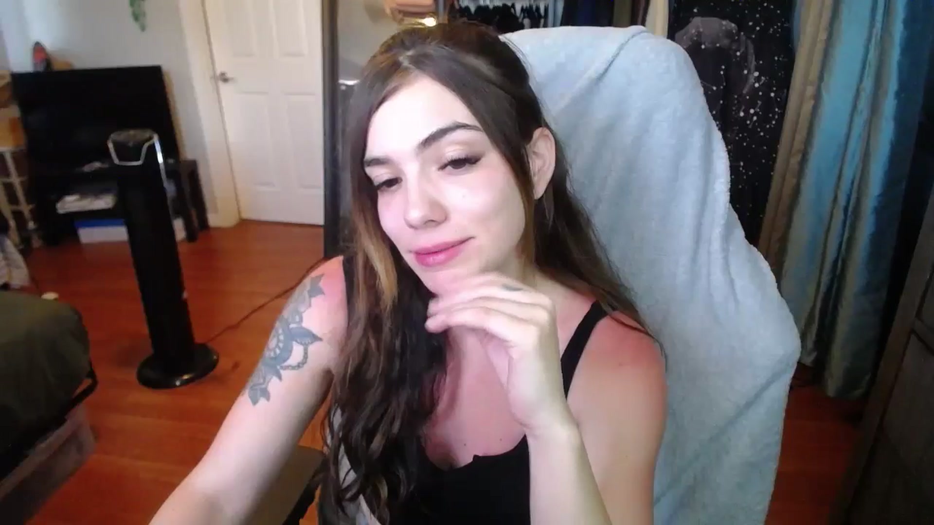 Gallery image thumbnail from BabyxKat's myfreecams stream on, 05/06/2024, 19:34 image 4 of 20