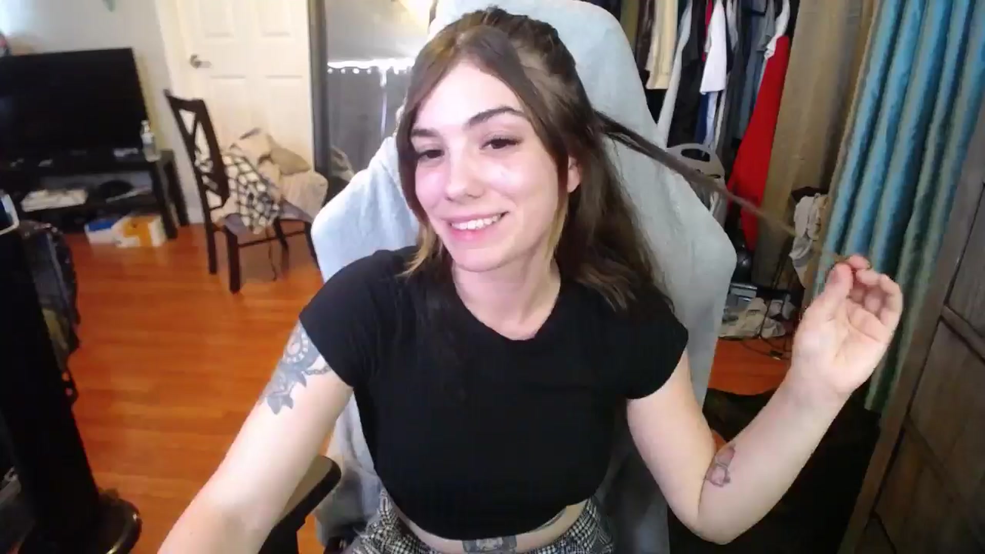 Gallery image thumbnail from BabyxKat's myfreecams stream on, 05/07/2024, 16:17 image 18 of 20