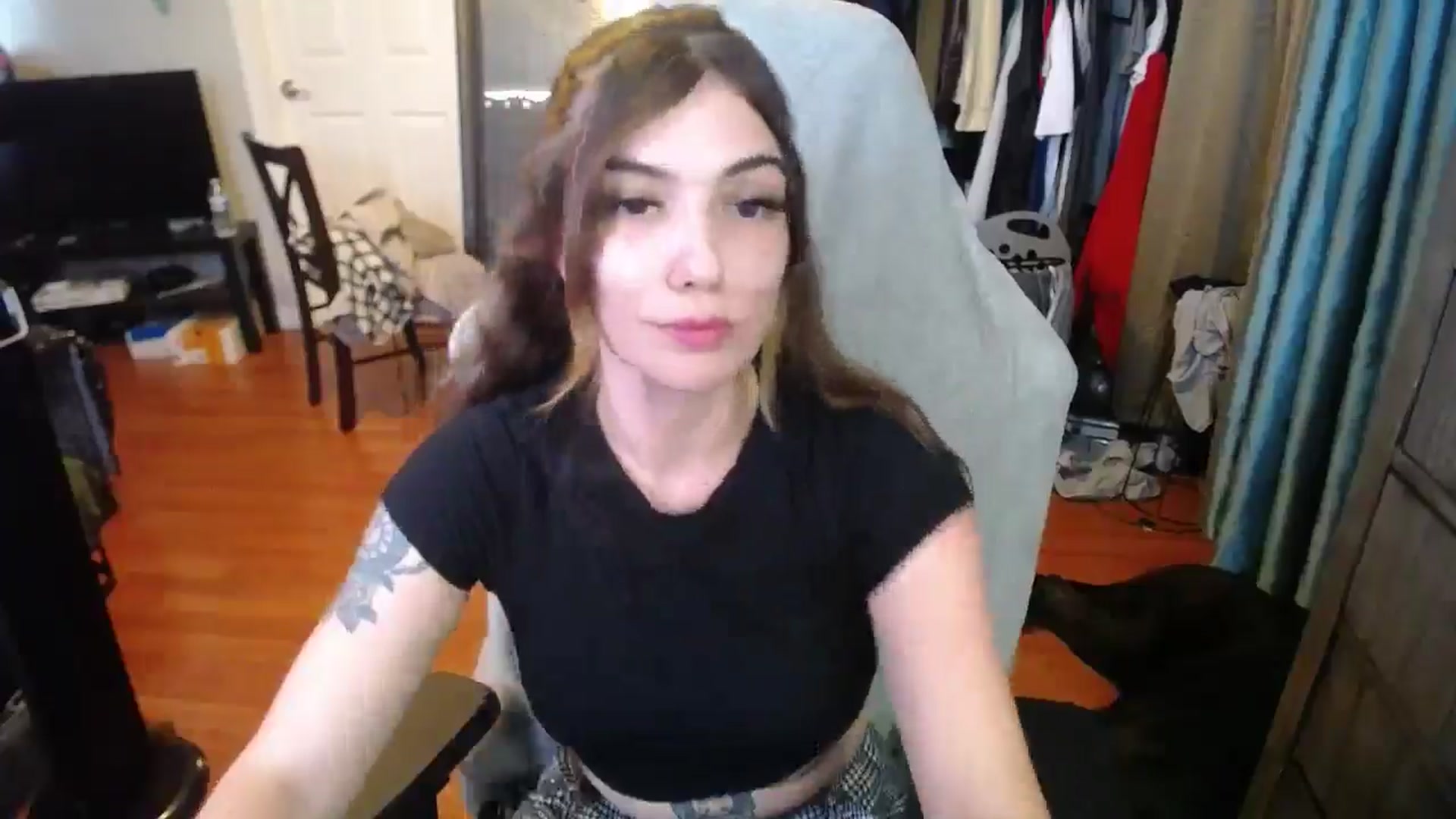 Gallery image thumbnail from BabyxKat's myfreecams stream on, 05/07/2024, 16:17 image 17 of 20