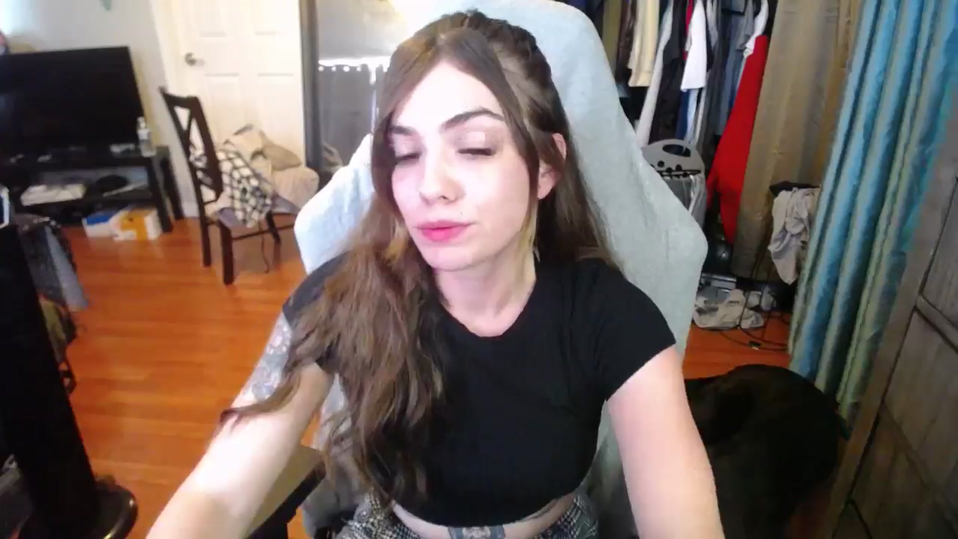 Gallery image thumbnail from BabyxKat's myfreecams stream on, 05/07/2024, 16:17 image 15 of 20