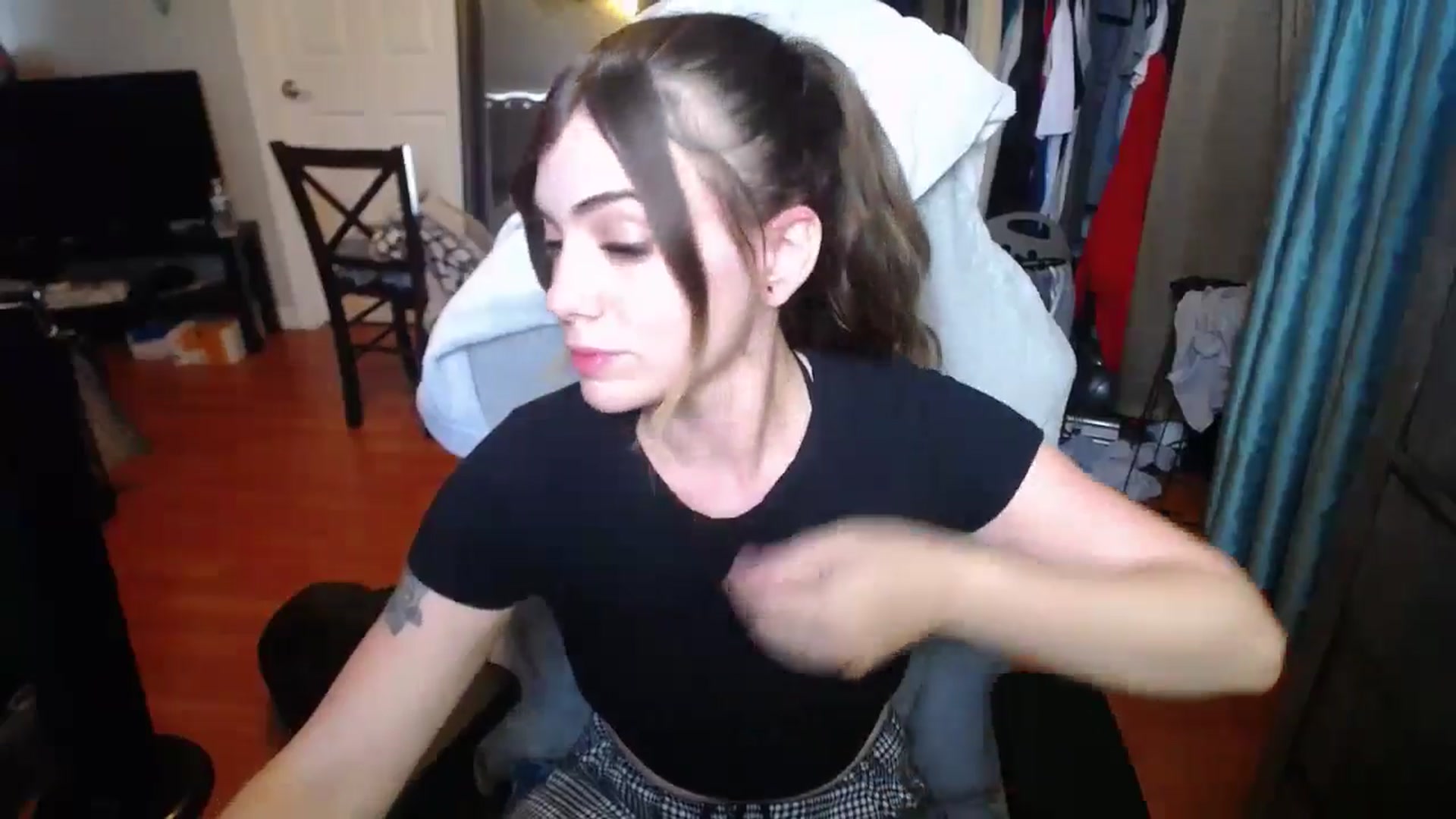 Gallery image thumbnail from BabyxKat's myfreecams stream on, 05/07/2024, 16:17 image 2 of 20