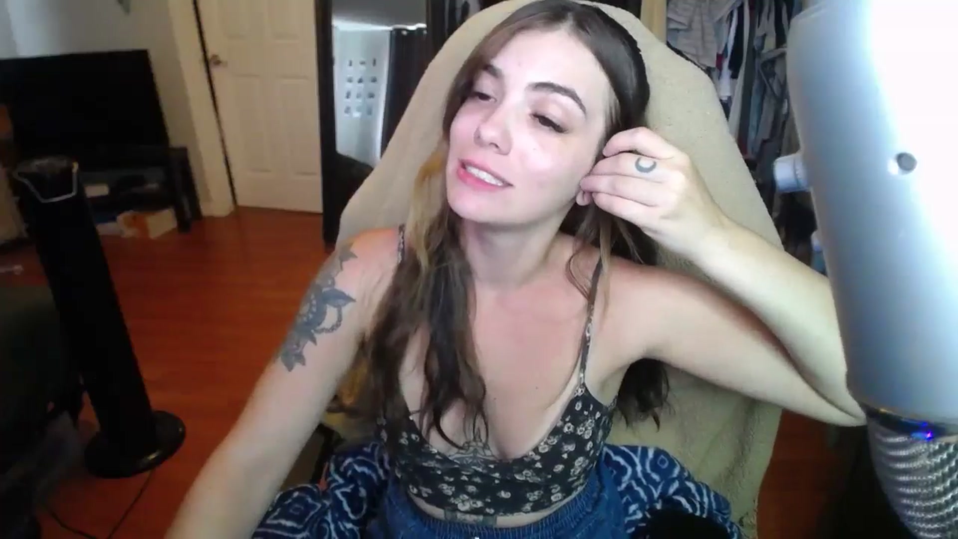 Gallery image thumbnail from BabyxKat's myfreecams stream on, 05/22/2024, 18:10 image 12 of 20