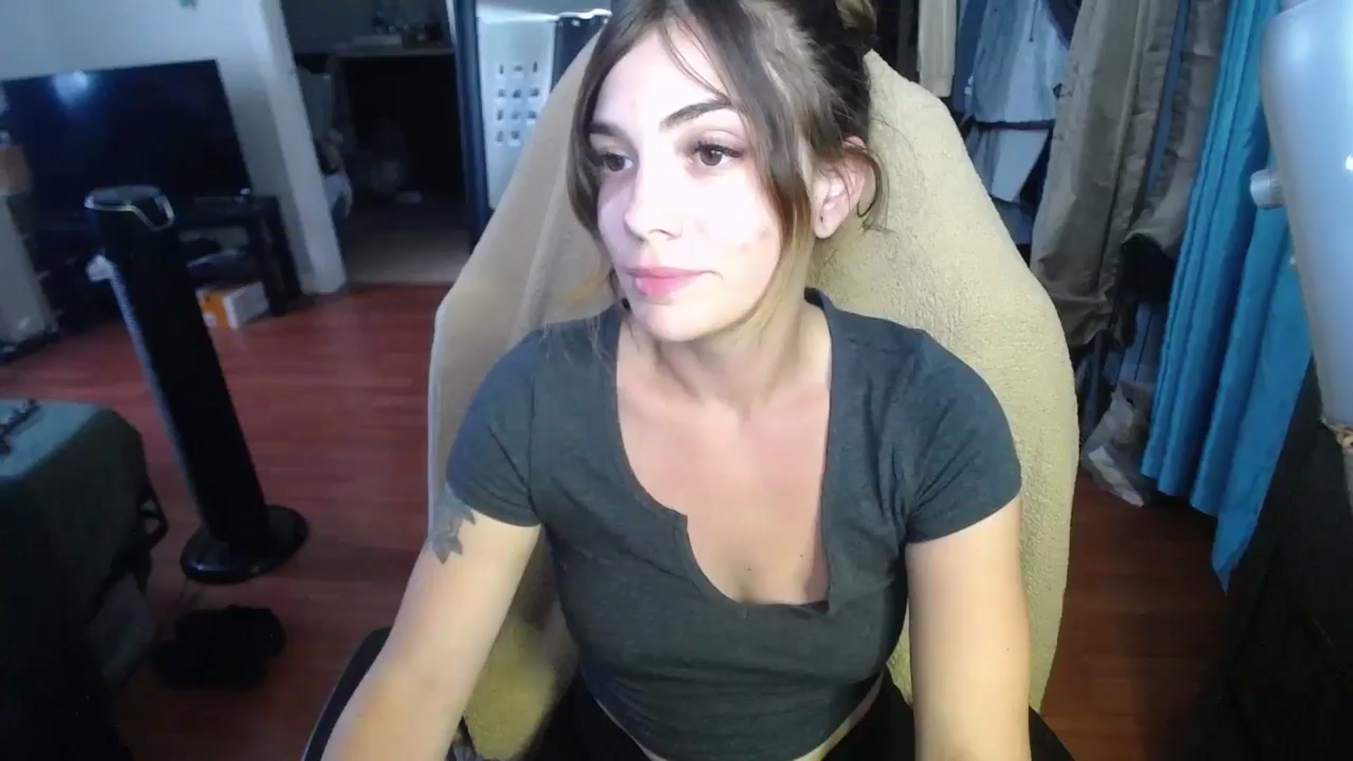 Gallery image thumbnail from BabyxKat's myfreecams stream on, 05/23/2024, 20:18 image 12 of 20
