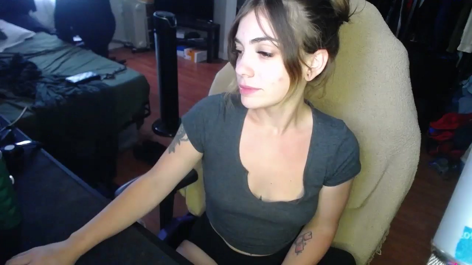 Gallery image thumbnail from BabyxKat's myfreecams stream on, 05/23/2024, 20:18 image 16 of 20
