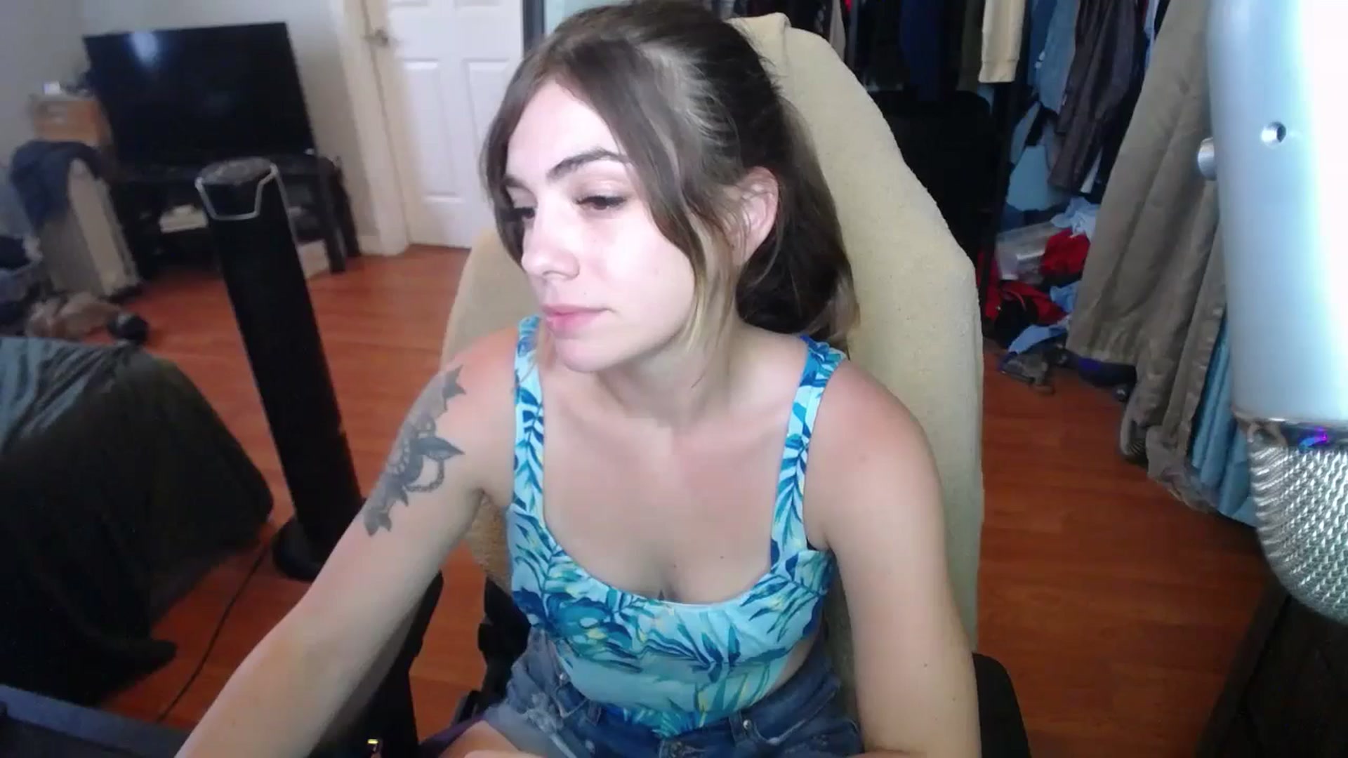 Gallery image thumbnail from BabyxKat's myfreecams stream on, 05/30/2024, 17:21 image 15 of 20