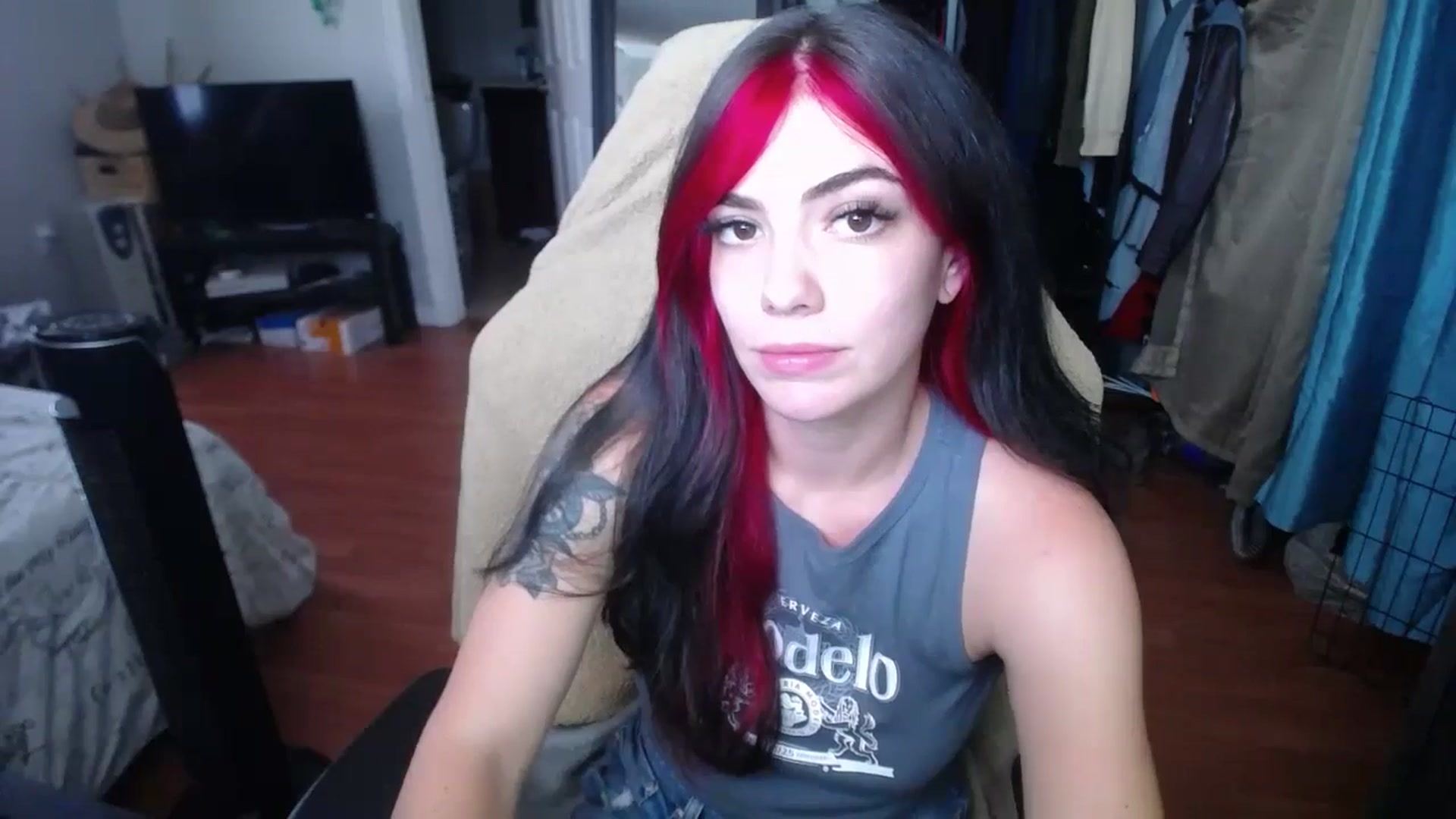 Gallery image thumbnail from BabyxKat's myfreecams stream on, 06/06/2024, 17:18 image 13 of 20