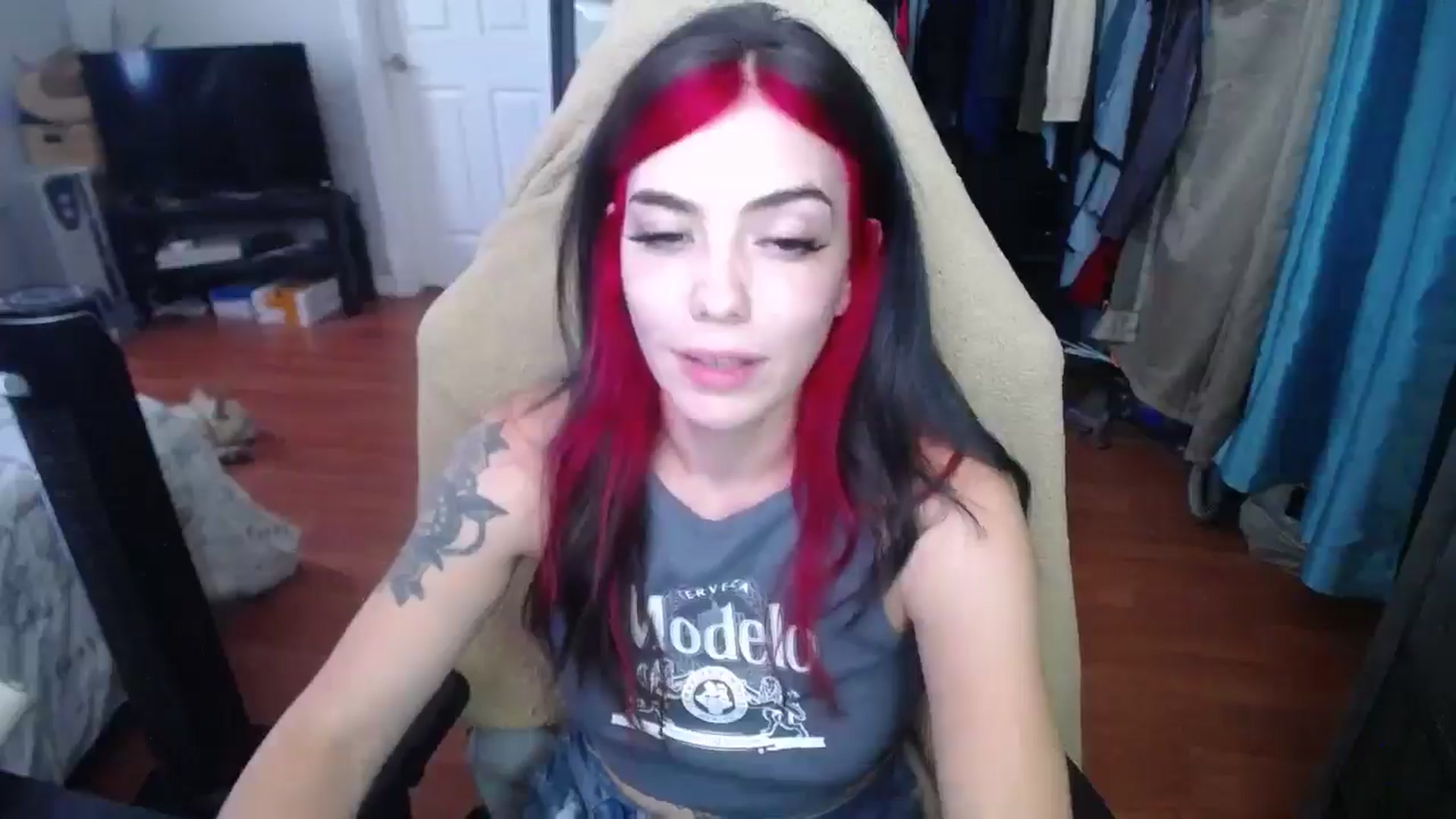 Gallery image thumbnail from BabyxKat's myfreecams stream on, 06/06/2024, 19:28 image 13 of 20