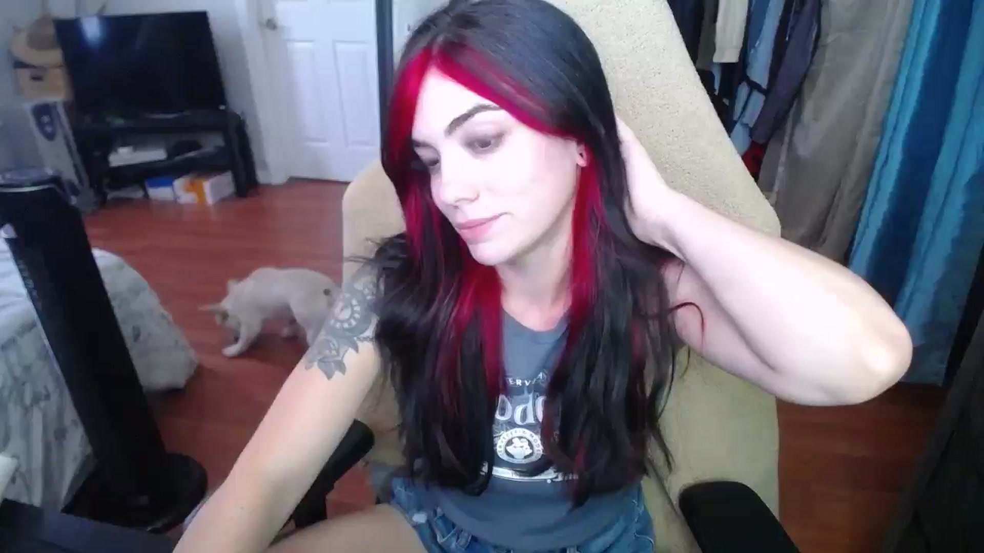 Gallery image thumbnail from BabyxKat's myfreecams stream on, 06/06/2024, 19:28 image 18 of 20