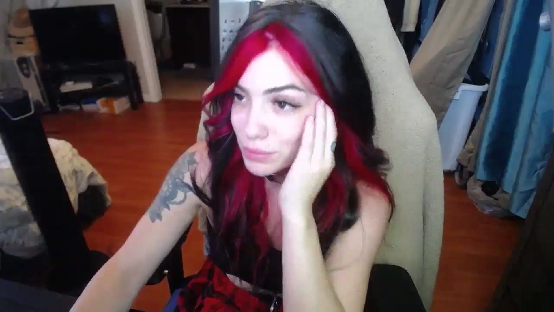 Gallery image thumbnail from BabyxKat's myfreecams stream on, 06/07/2024, 17:54 image 3 of 20